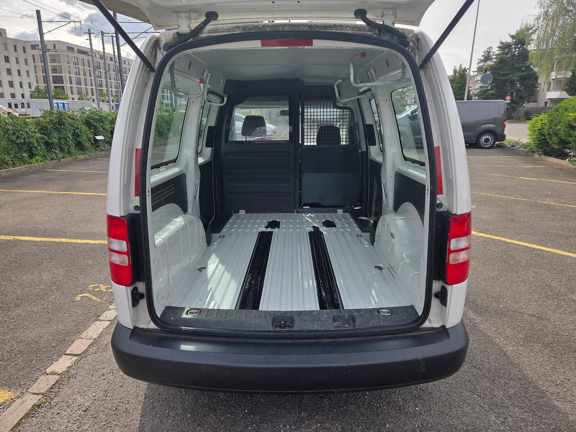 VW Caddy Maxi 2.0 EcoFuel-image-11