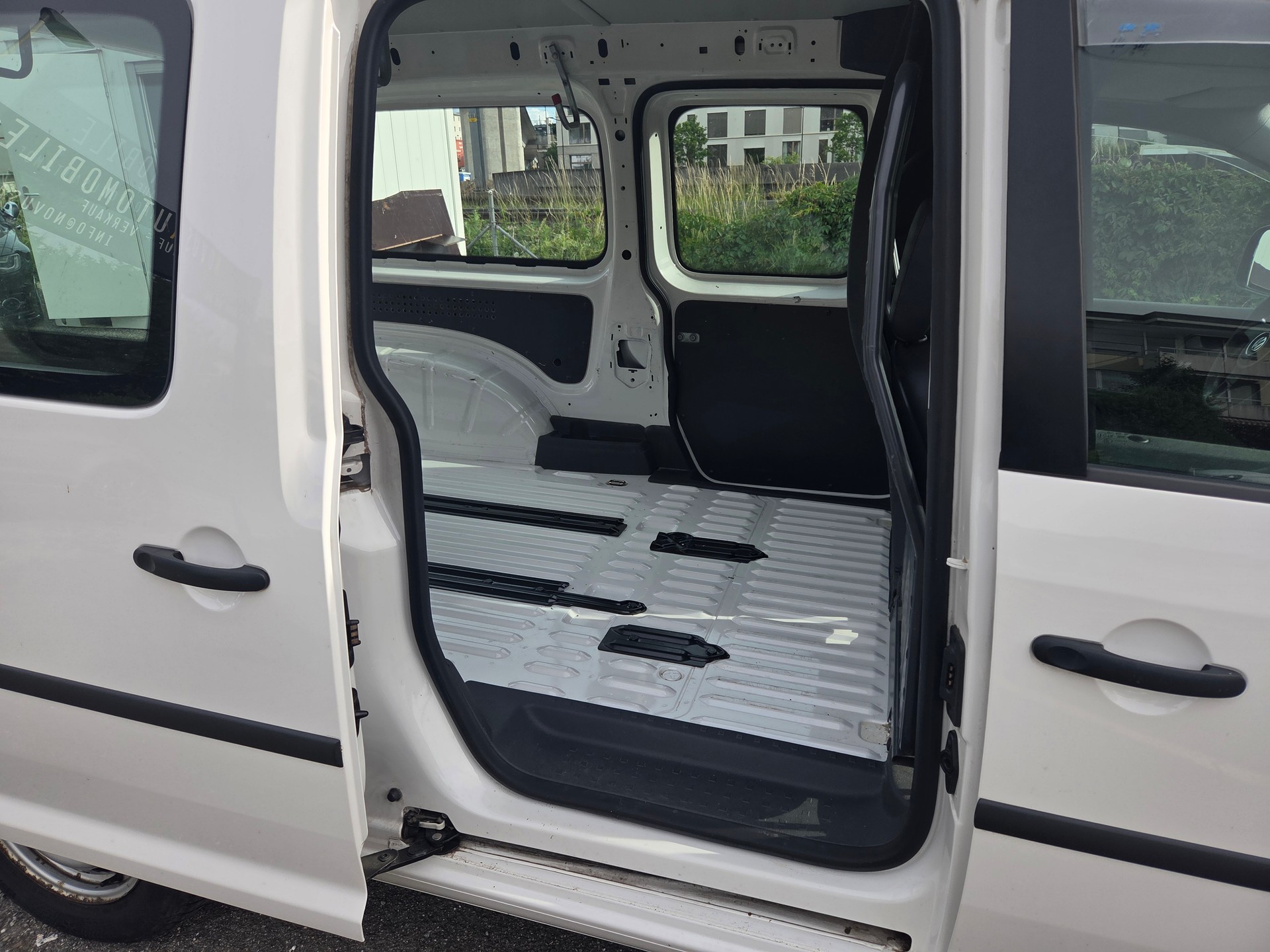 VW Caddy Maxi 2.0 EcoFuel-image-12