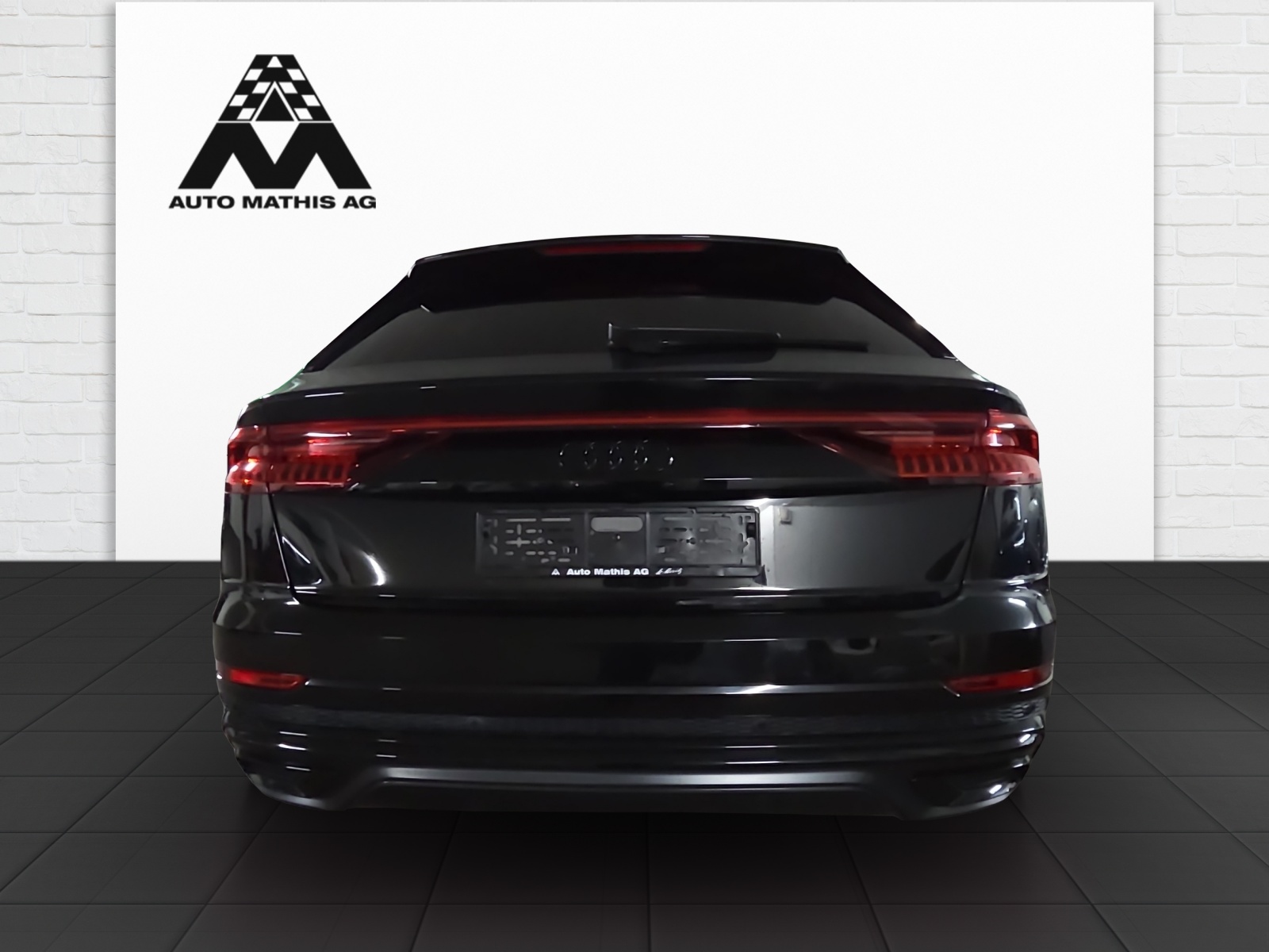 AUDI Q8 55 TFSI e quattro PHEV tiptronic-image-9
