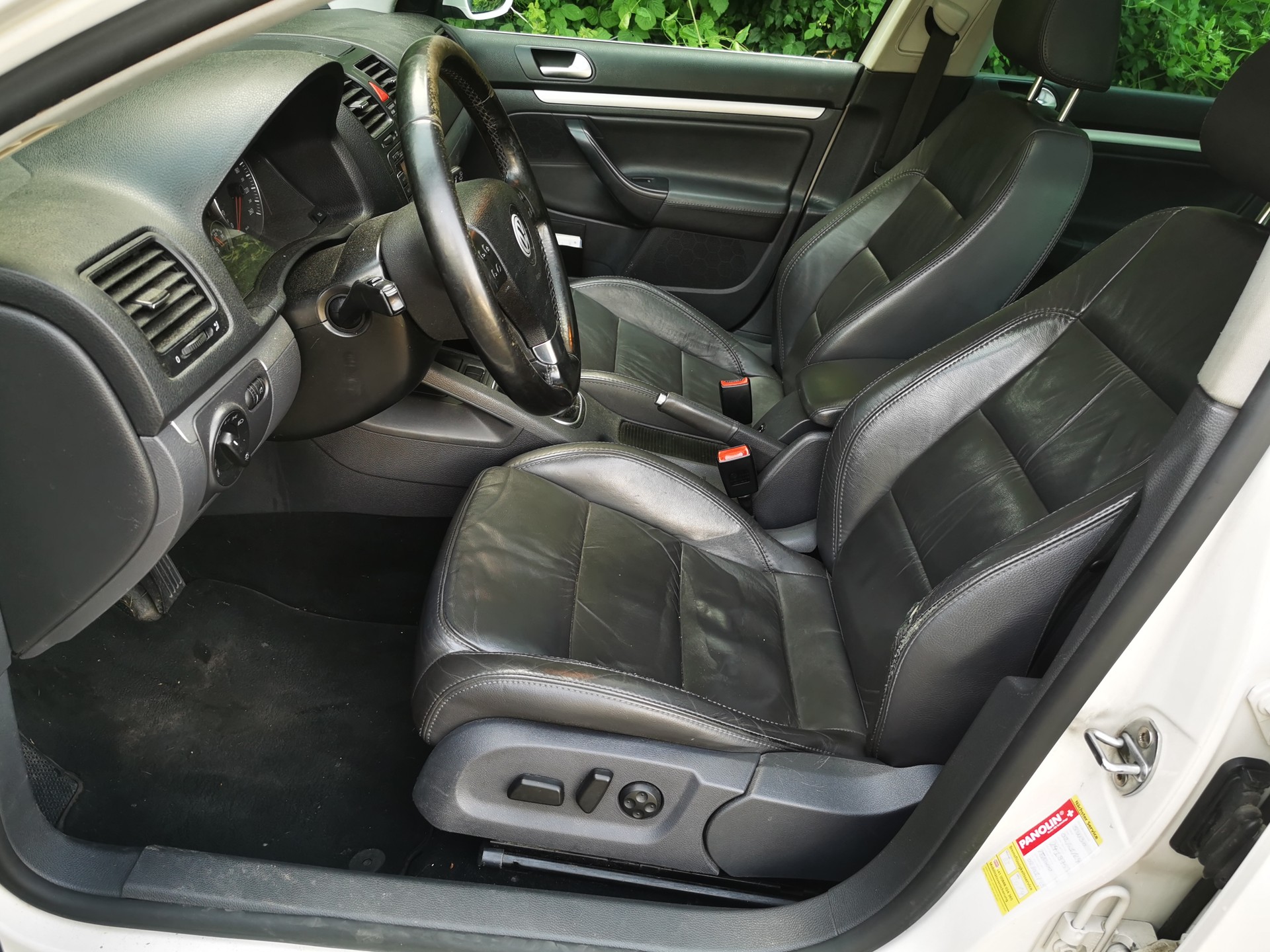 VW Golf Variant 1.9 TDI Comfortline 4Motion-image-10