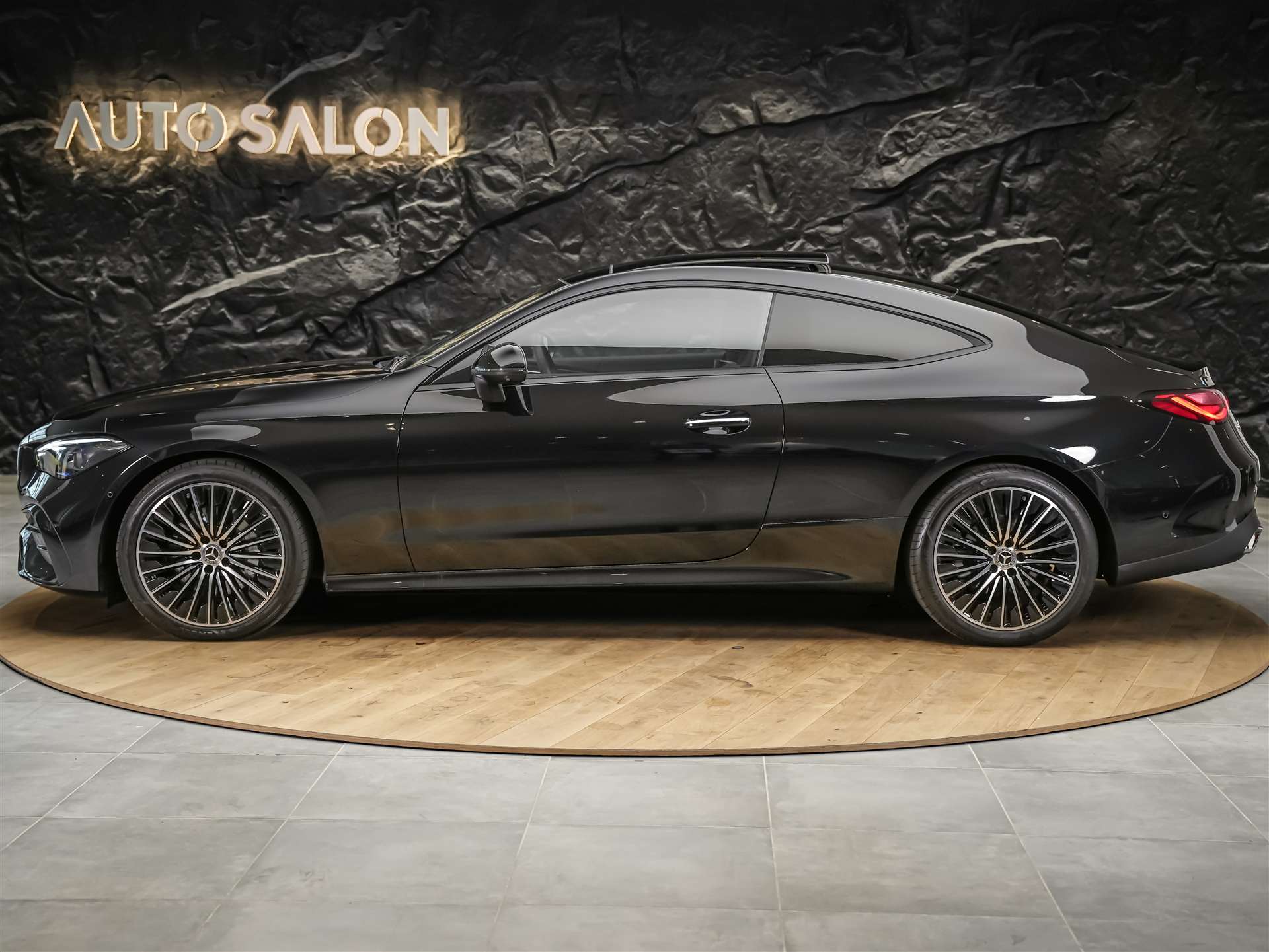 MERCEDES-BENZ CLE 200 Coupé AMG Line 9G-Tronic *Werksgarantie*Panorama*360°Kamera*Abstandsregler*-showroom-element-2