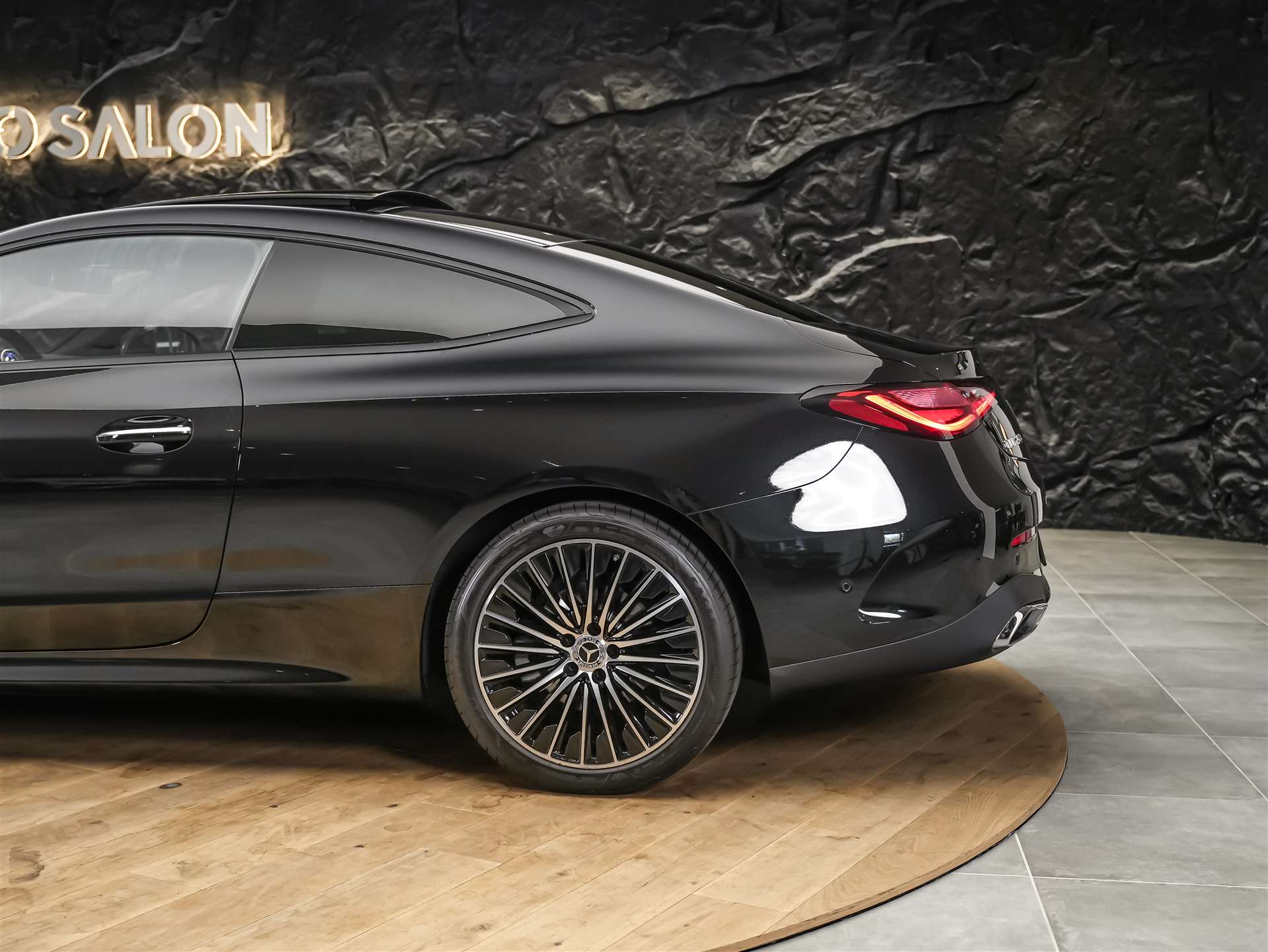 MERCEDES-BENZ CLE 200 Coupé AMG Line 9G-Tronic *Werksgarantie*Panorama*360°Kamera*Abstandsregler*-image-16