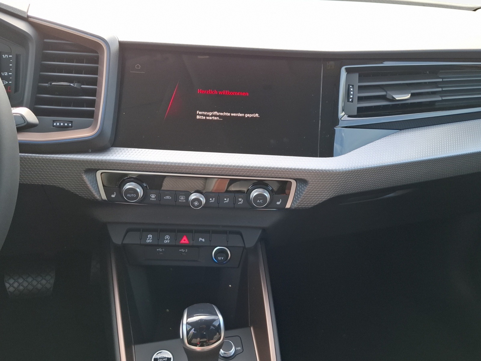 AUDI A1 Sportback 30 TFSI S Line Attraction S-tronic-image-10