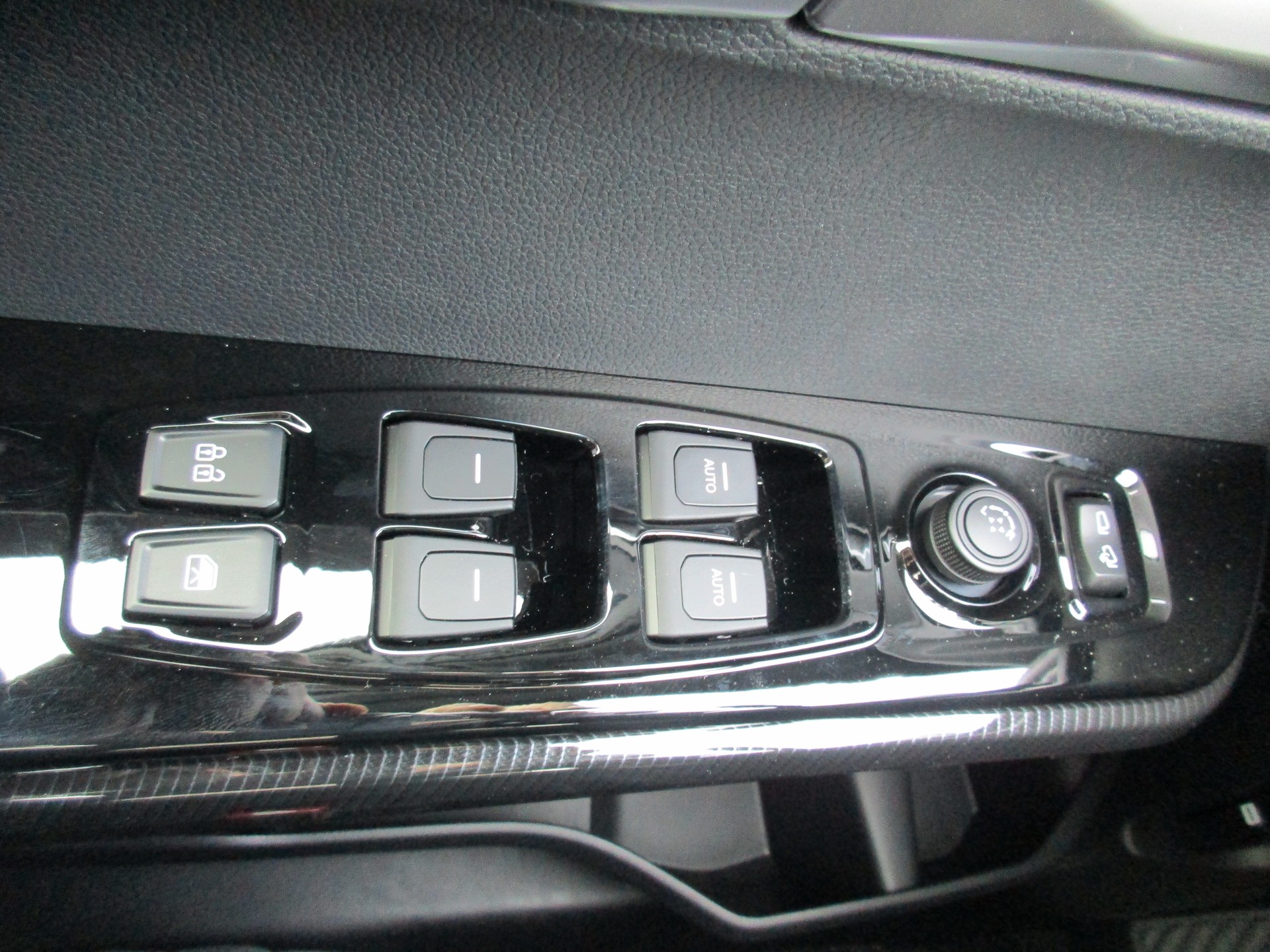 KGM-SsangYong Actyon 1.5 T GDI Hybrid Titanium Automat-image-9