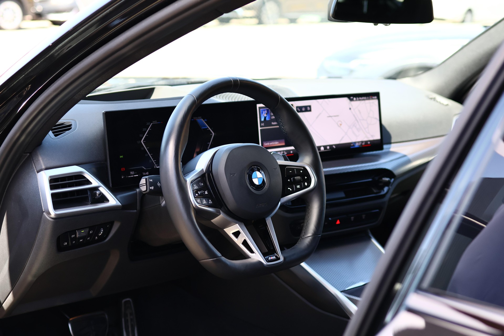 BMW 320d xDrive 48V Touring Steptronic M Sport * FORTLAUFENDE WERKSGARANTIE * FACELIFT MODELL *-image-13