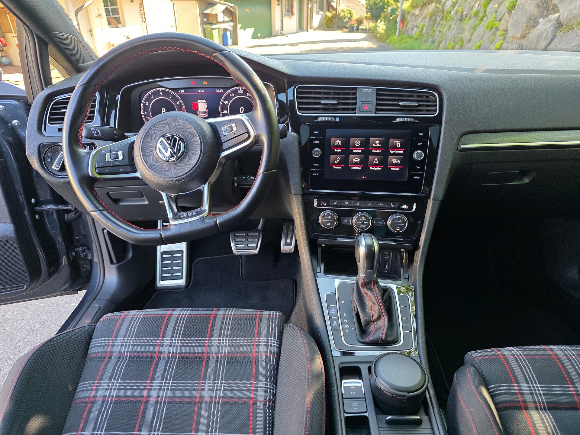 VW 2.0 TSI 230 GTI DSG-image-8