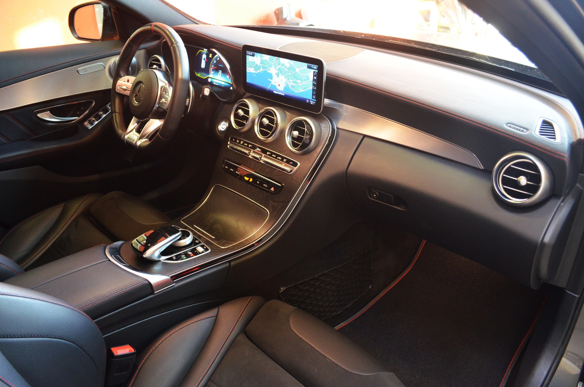 MERCEDES-BENZ C 43 AMG 4Matic 9G-Tronic-image-8
