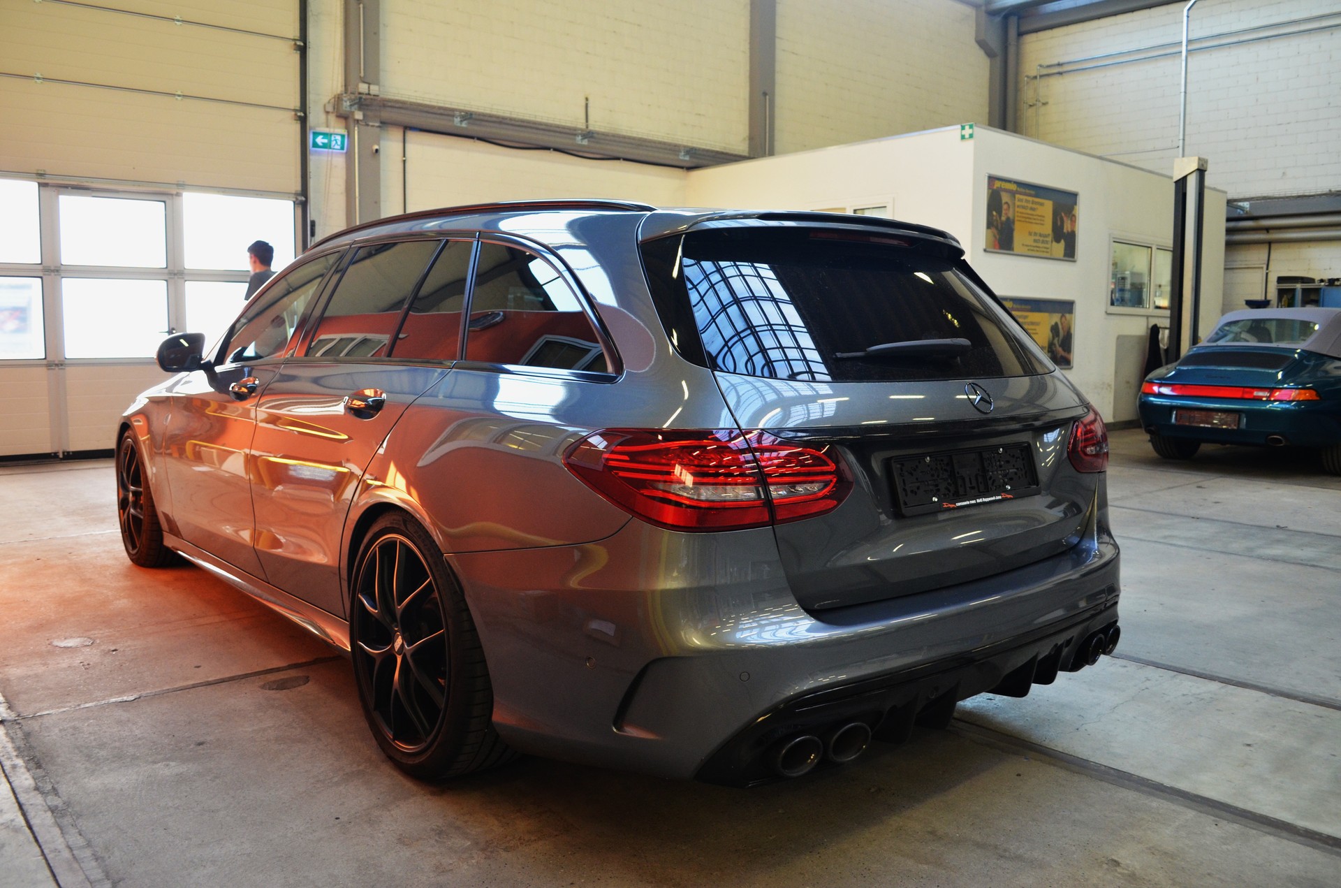 MERCEDES-BENZ C 43 AMG 4Matic 9G-Tronic-image-6