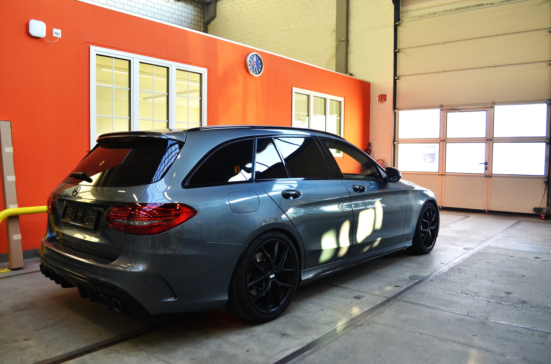 MERCEDES-BENZ C 43 AMG 4Matic 9G-Tronic-image-4