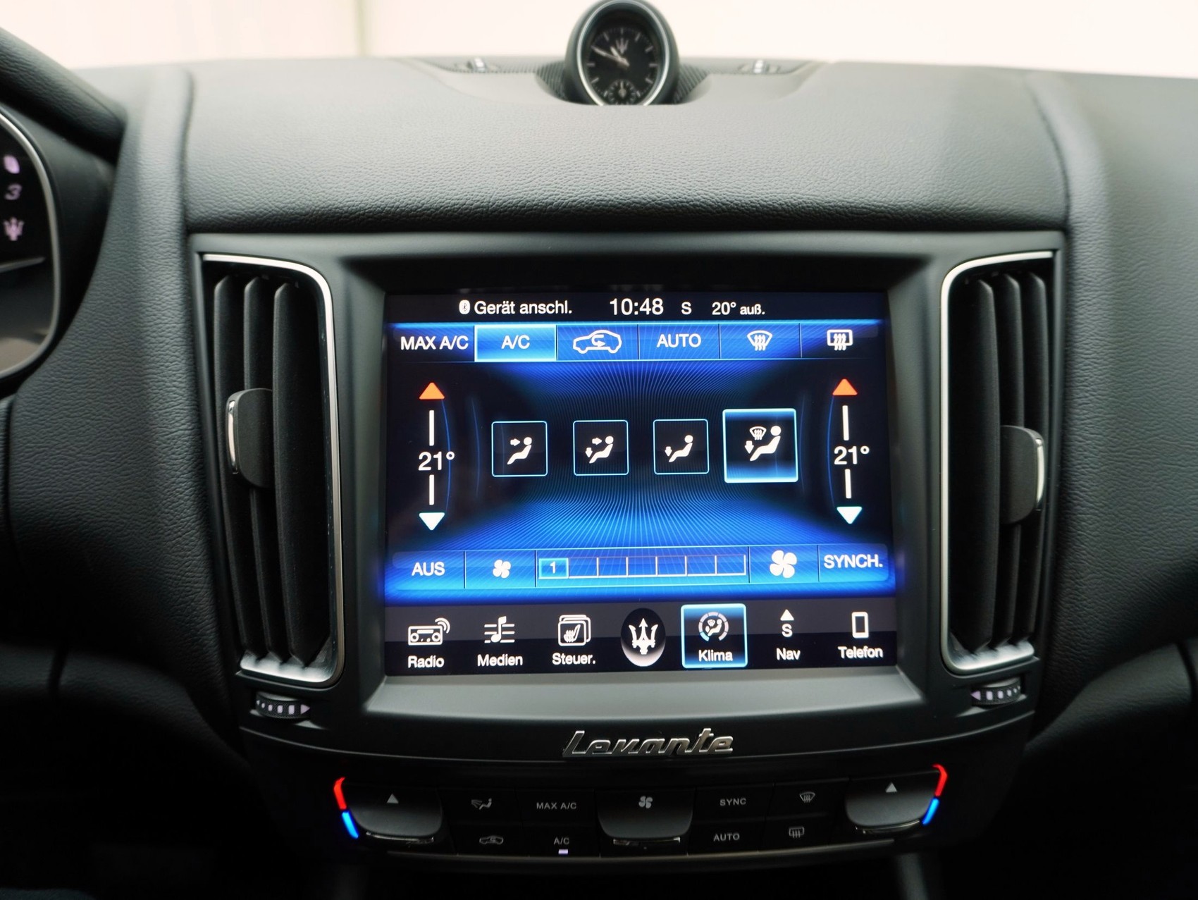 MASERATI Levante 3.0 V6 D-image-16