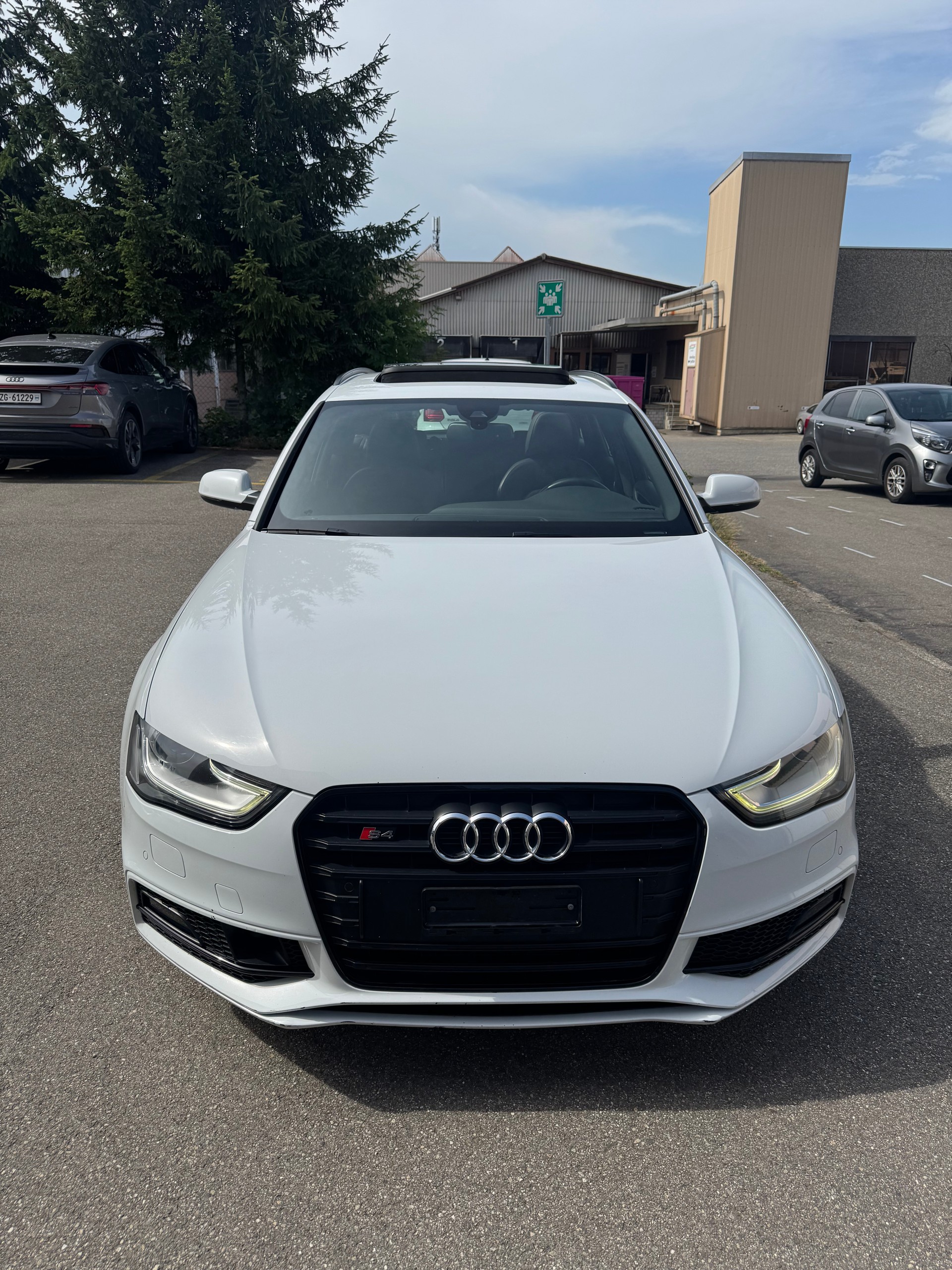 AUDI S4 Avant 3.0 TFSI quattro S-tronic-image-4