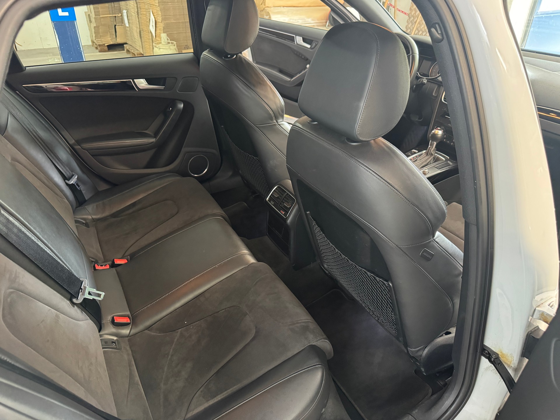 AUDI S4 Avant 3.0 TFSI quattro S-tronic-image-11