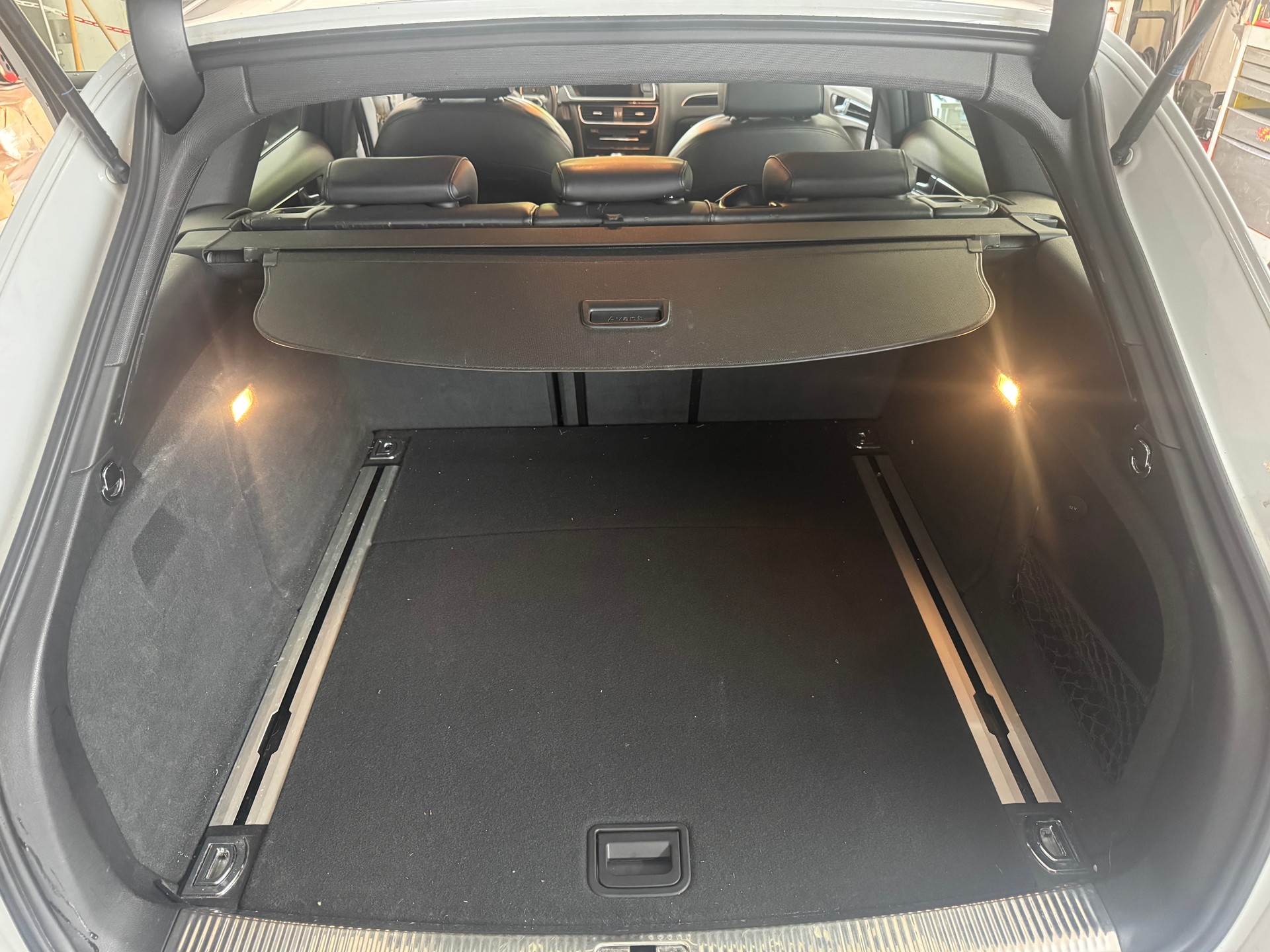 AUDI S4 Avant 3.0 TFSI quattro S-tronic-image-12