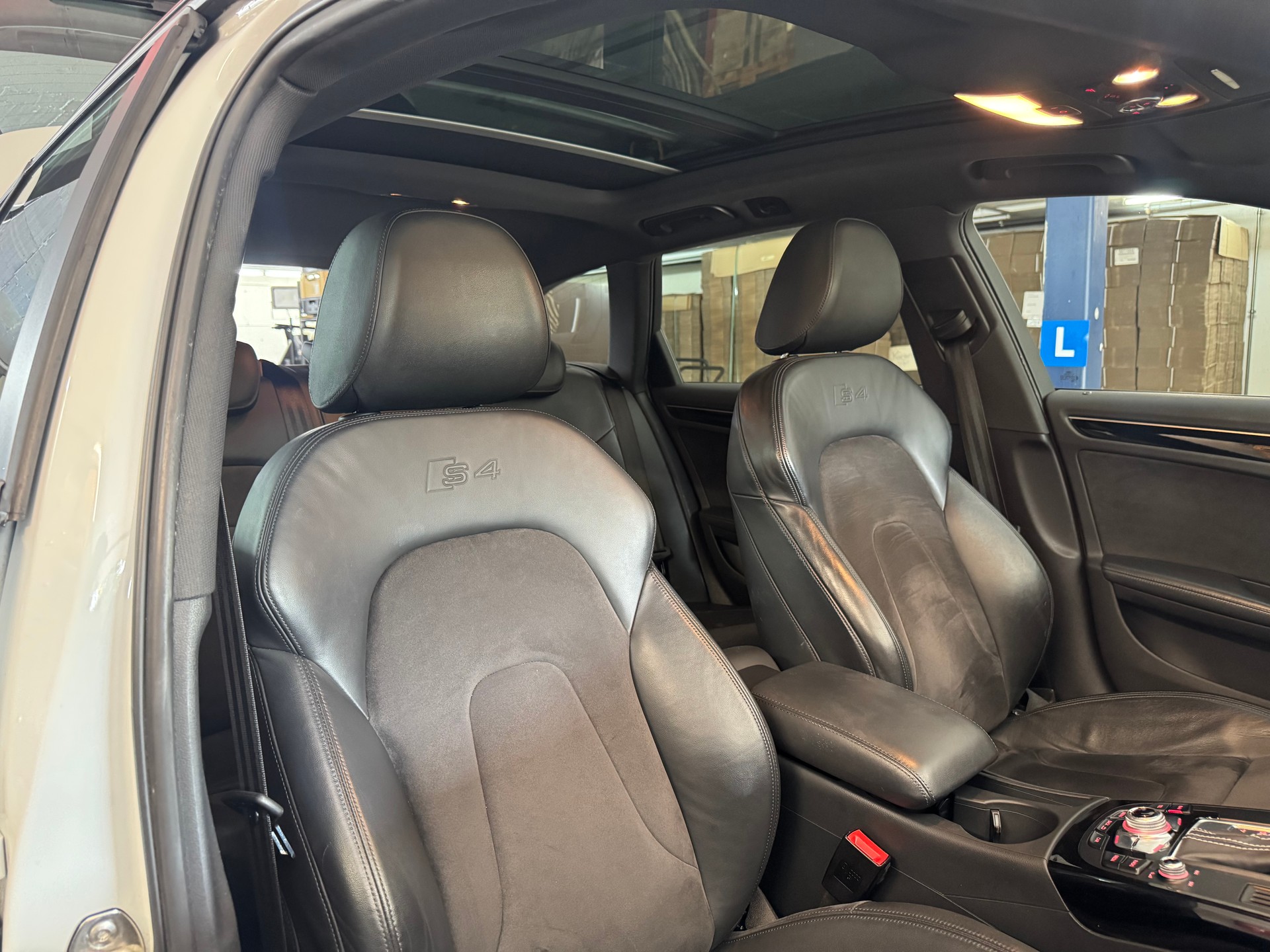 AUDI S4 Avant 3.0 TFSI quattro S-tronic-image-10