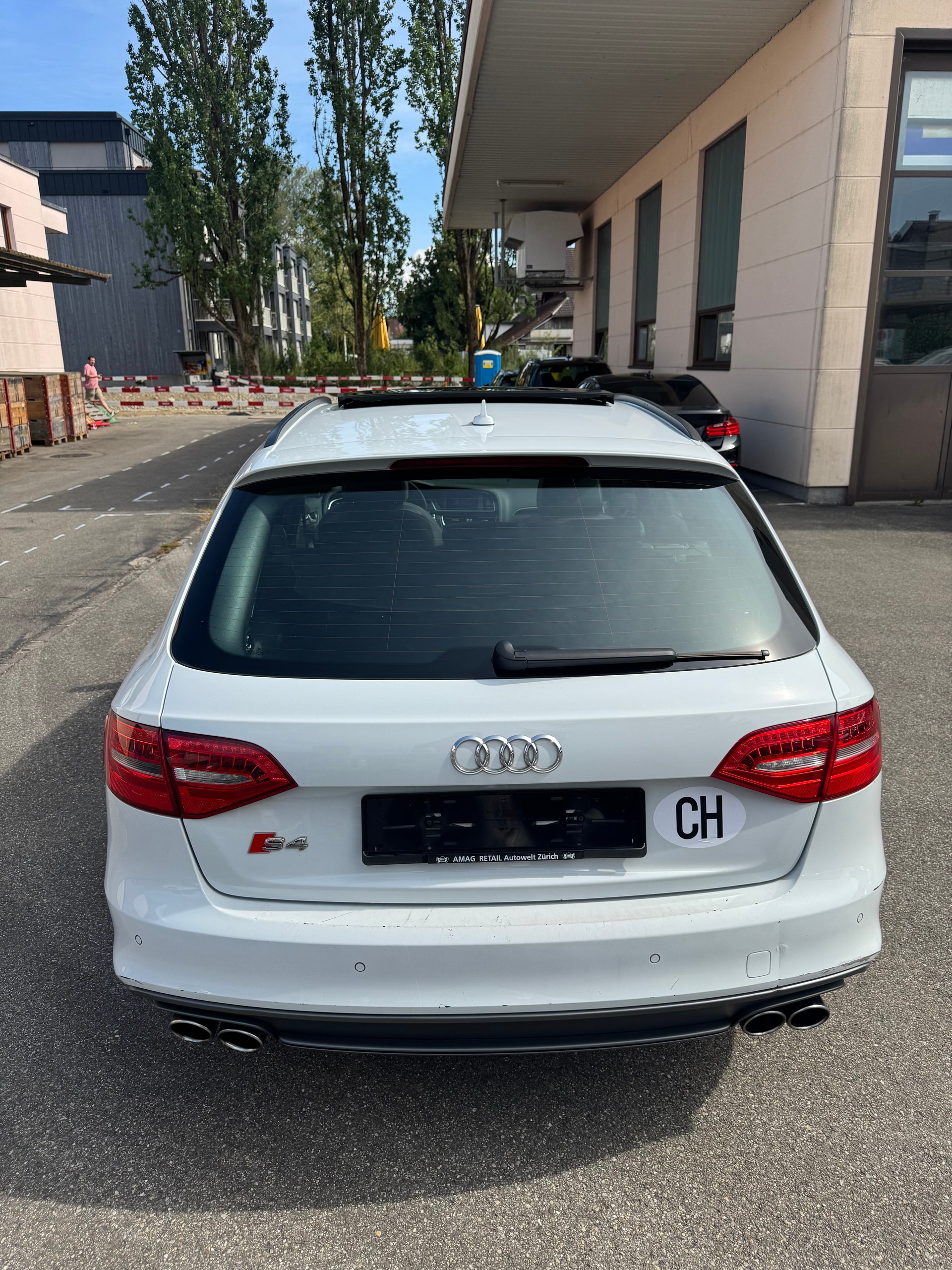 AUDI S4 Avant 3.0 TFSI quattro S-tronic-image-5