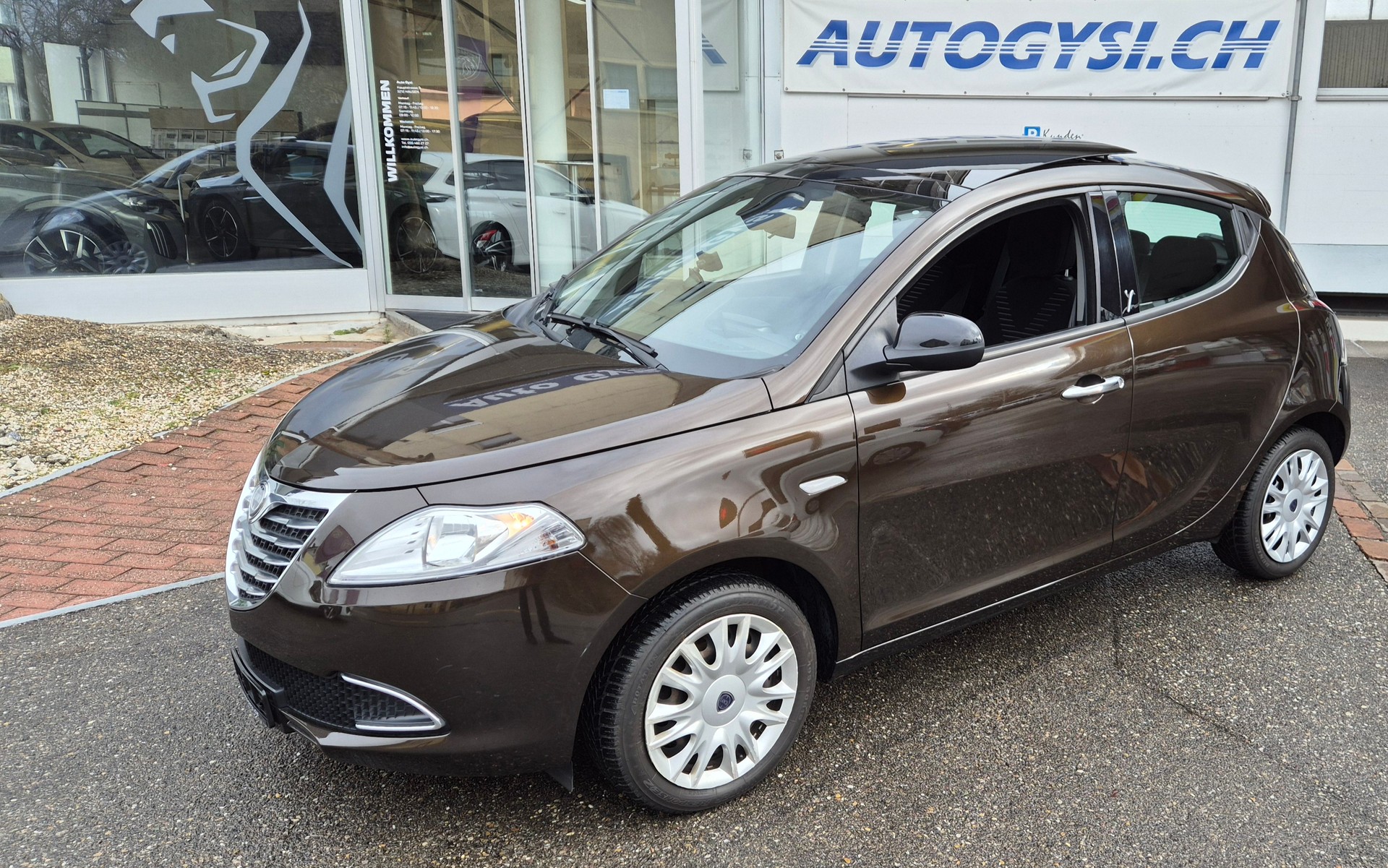 LANCIA Ypsilon Platinum Automat mit MFK-image-0