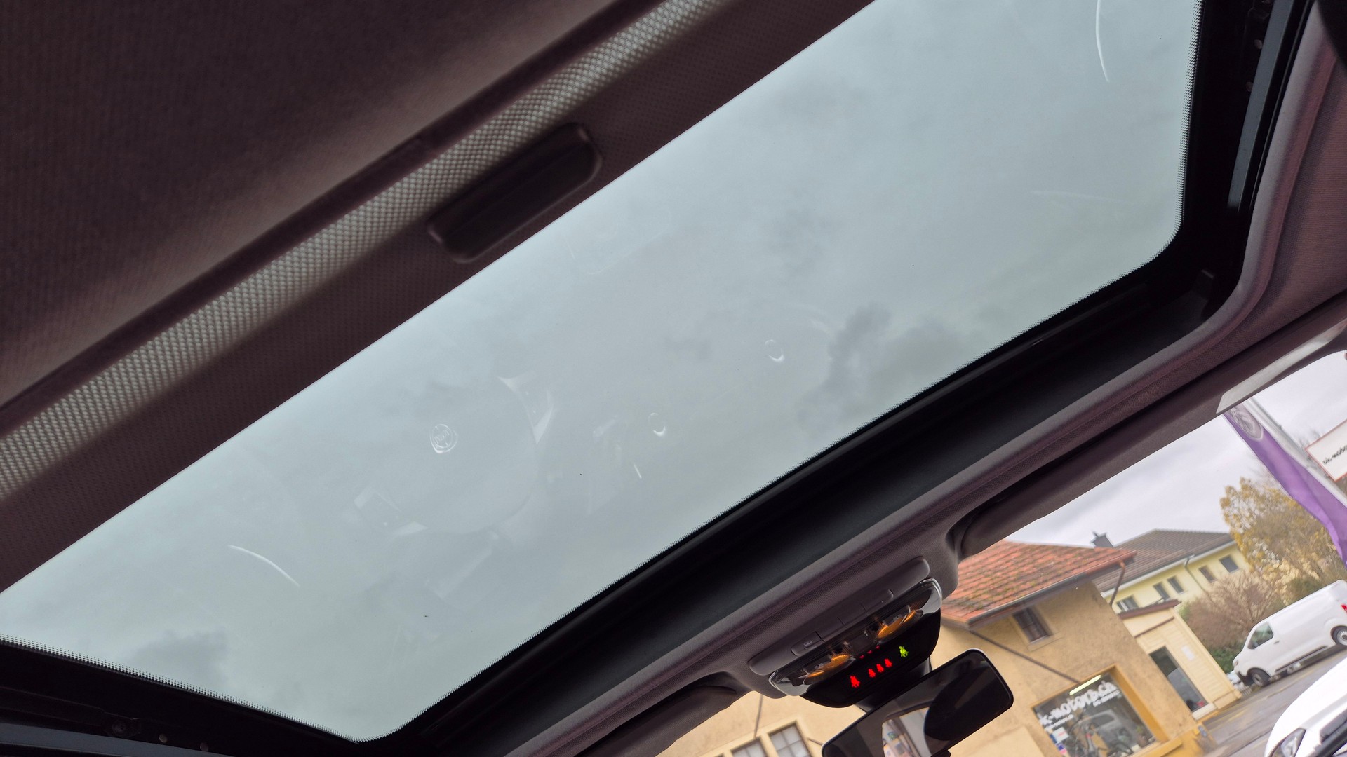 LANCIA Ypsilon Platinum Automat mit MFK-image-7