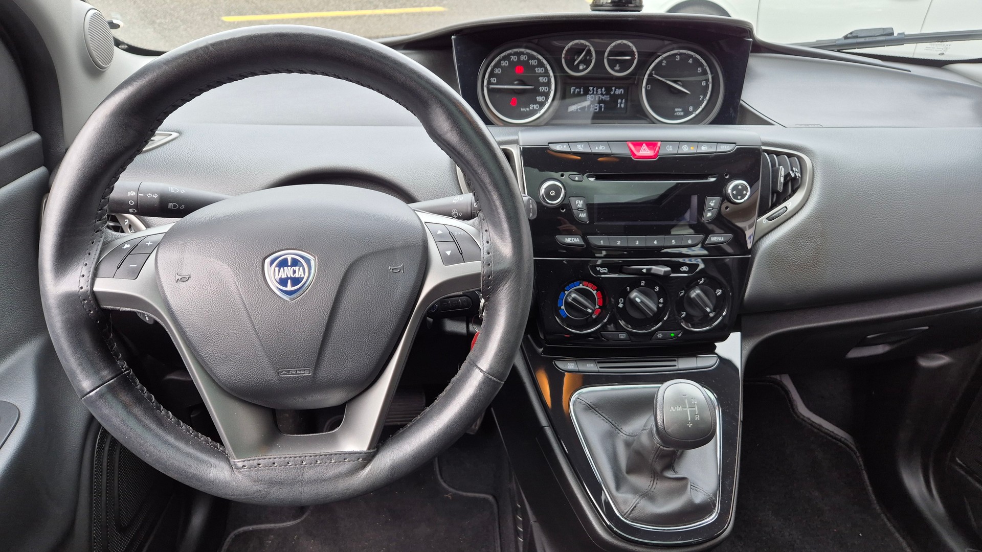 LANCIA Ypsilon Platinum Automat mit MFK-image-6