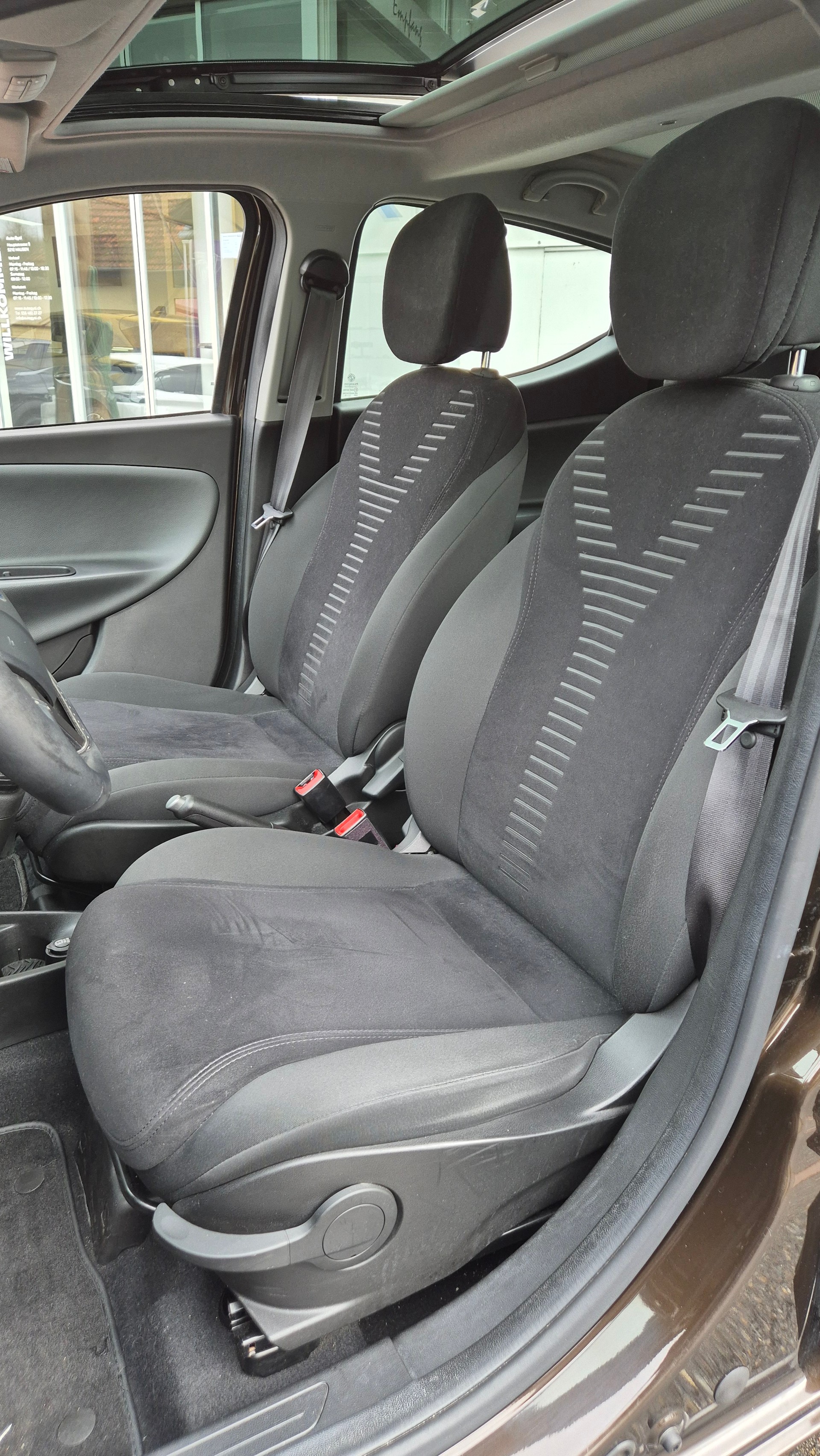 LANCIA Ypsilon Platinum Automat mit MFK-image-5