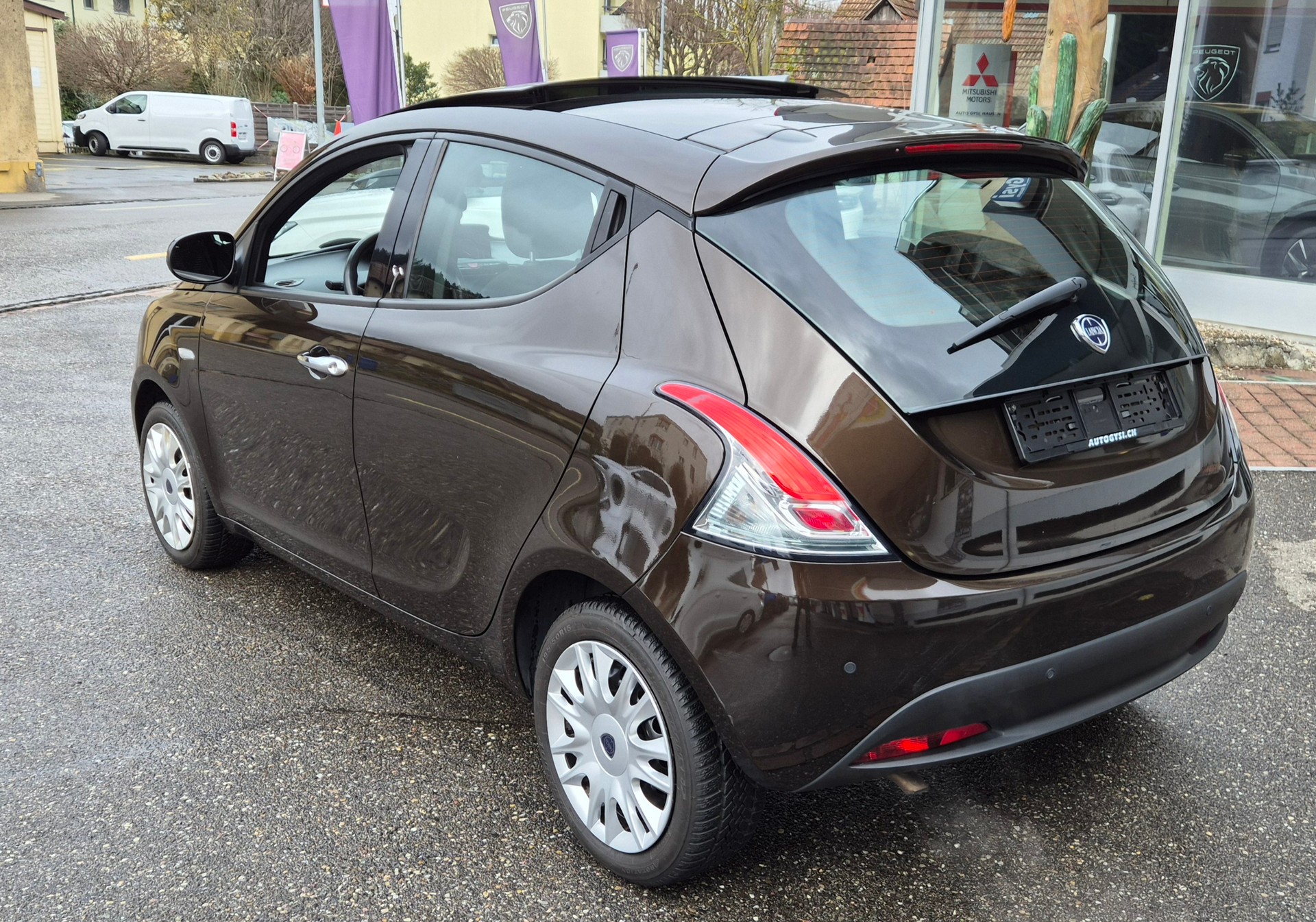 LANCIA Ypsilon Platinum Automat mit MFK-image-1