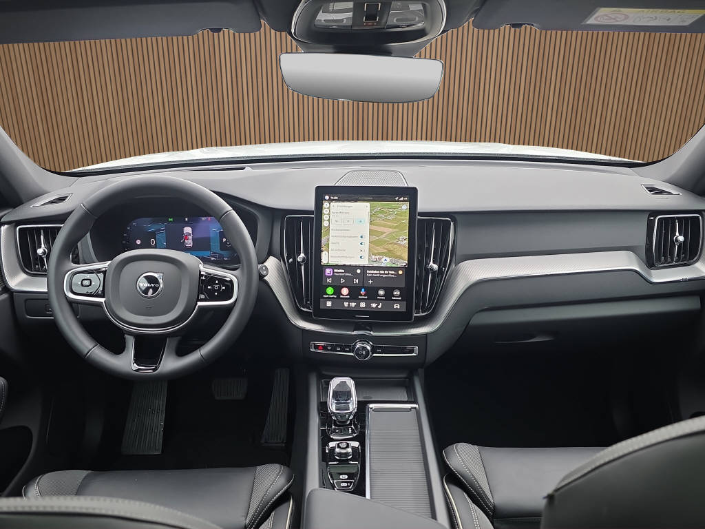 VOLVO XC60 2.0 B5 MH Plus Black Edition AWD-image-17