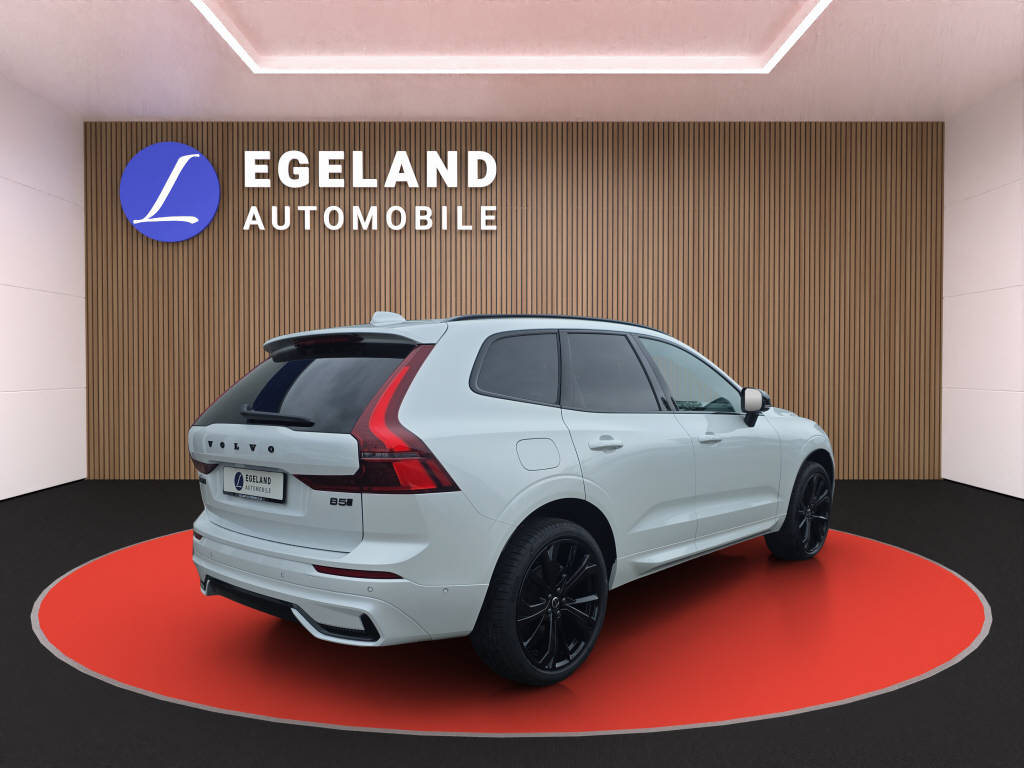 VOLVO XC60 2.0 B5 MH Plus Black Edition AWD-image-3