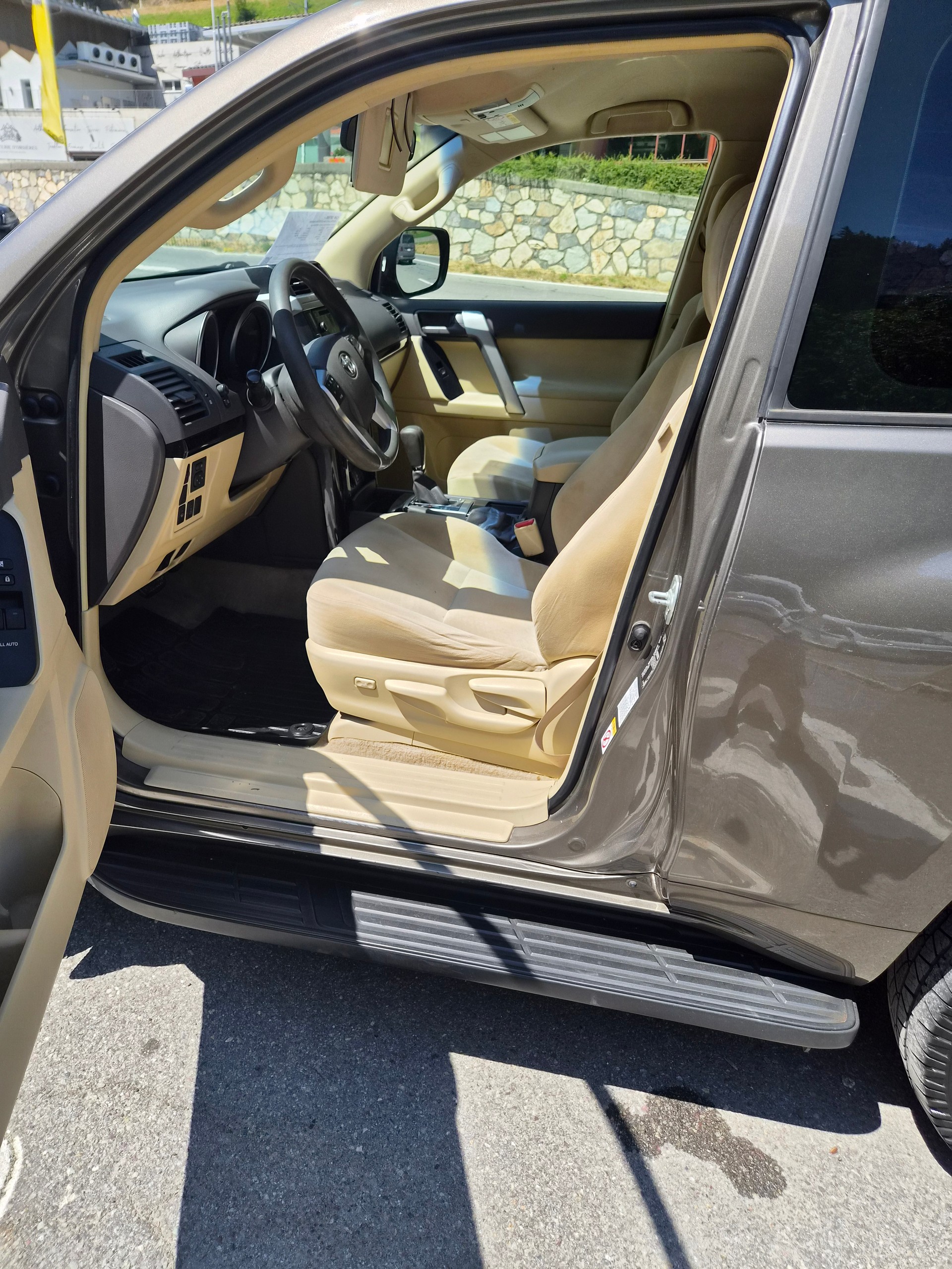 TOYOTA Land Cruiser 3.0 TD Terra Automatic-image-5