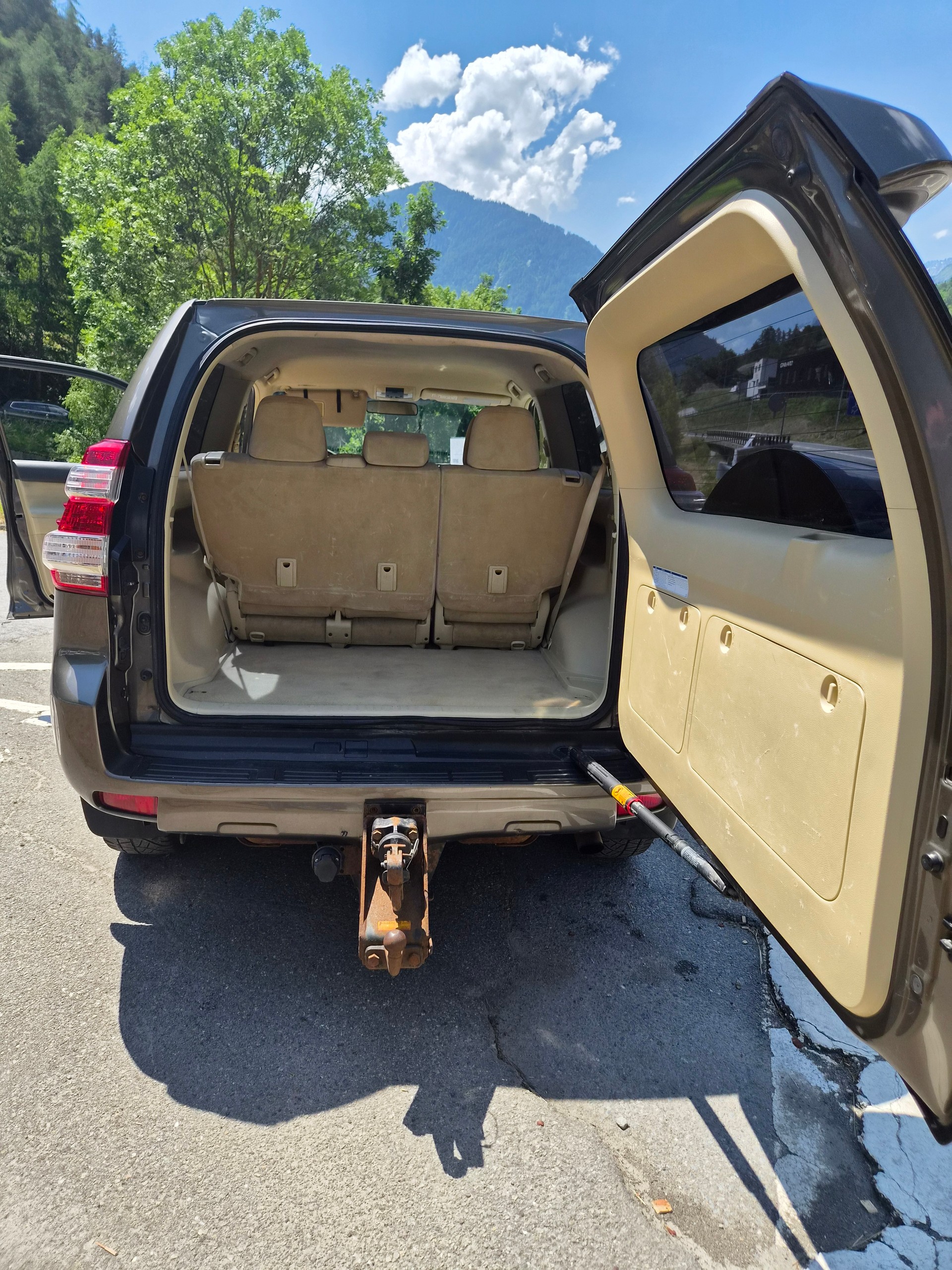 TOYOTA Land Cruiser 3.0 TD Terra Automatic-image-6