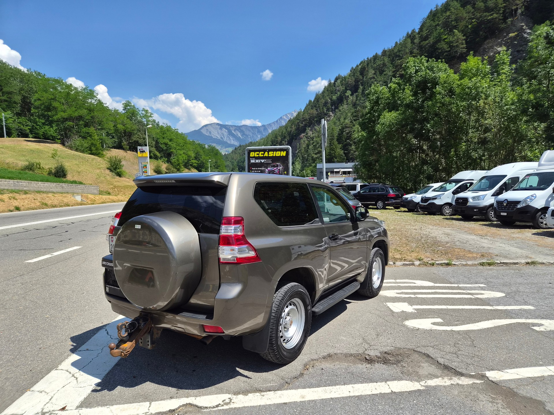 TOYOTA Land Cruiser 3.0 TD Terra Automatic-image-2