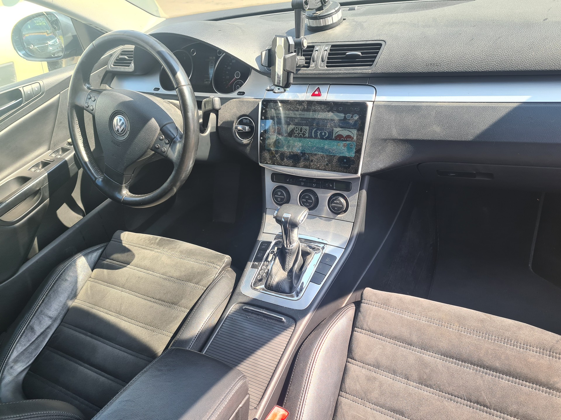 VW Passat Variant 2.0 TDI Highline DSG-image-8