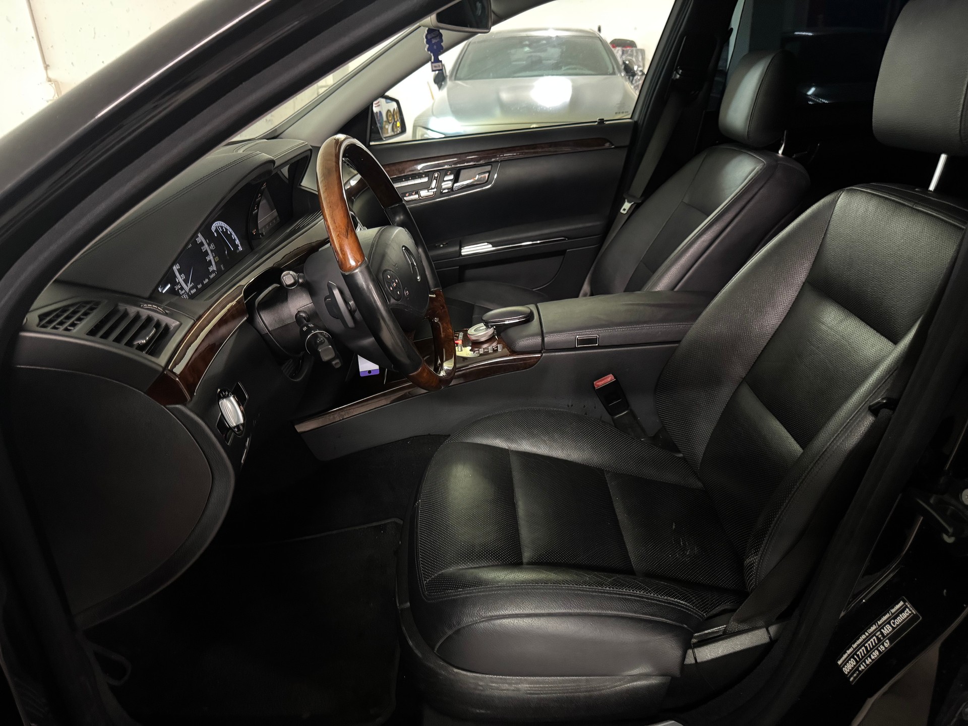 MERCEDES-BENZ S 350 L BlueEfficiency SS 4Matic 7G-Tronic-image-8
