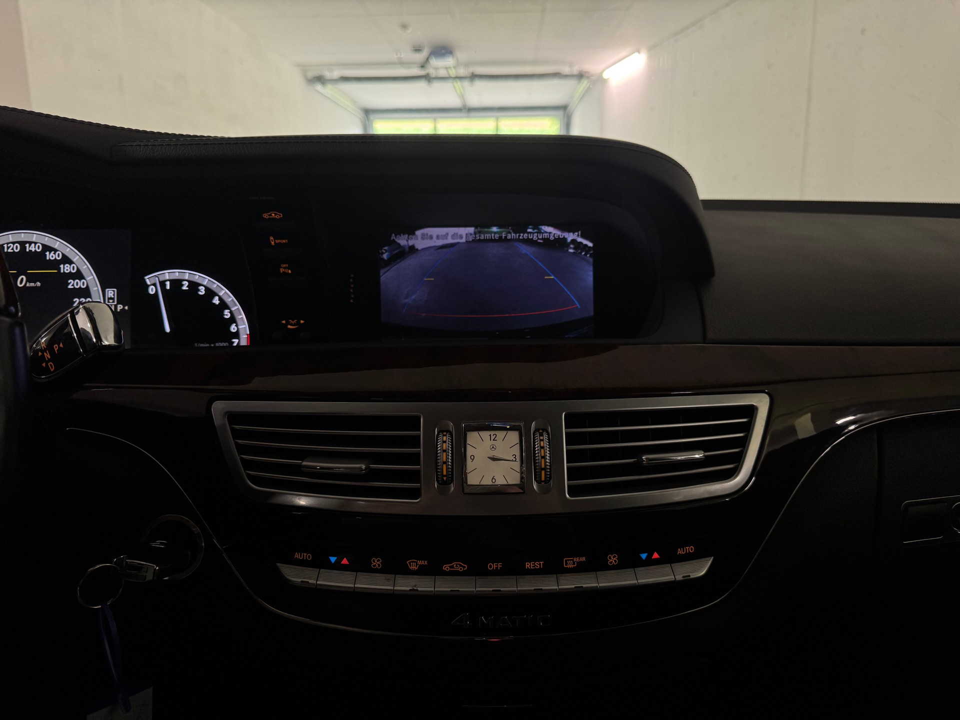 MERCEDES-BENZ S 350 L BlueEfficiency SS 4Matic 7G-Tronic-image-13