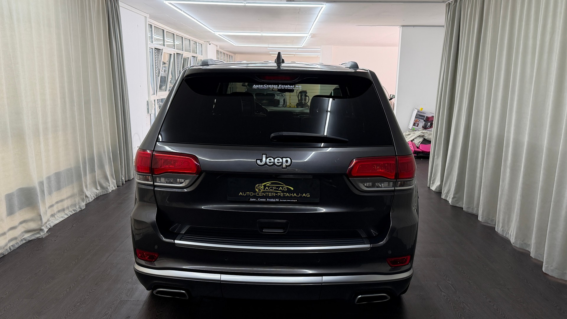 JEEP Grand Cherokee 3.0 CRD Summit Automatic-image-4