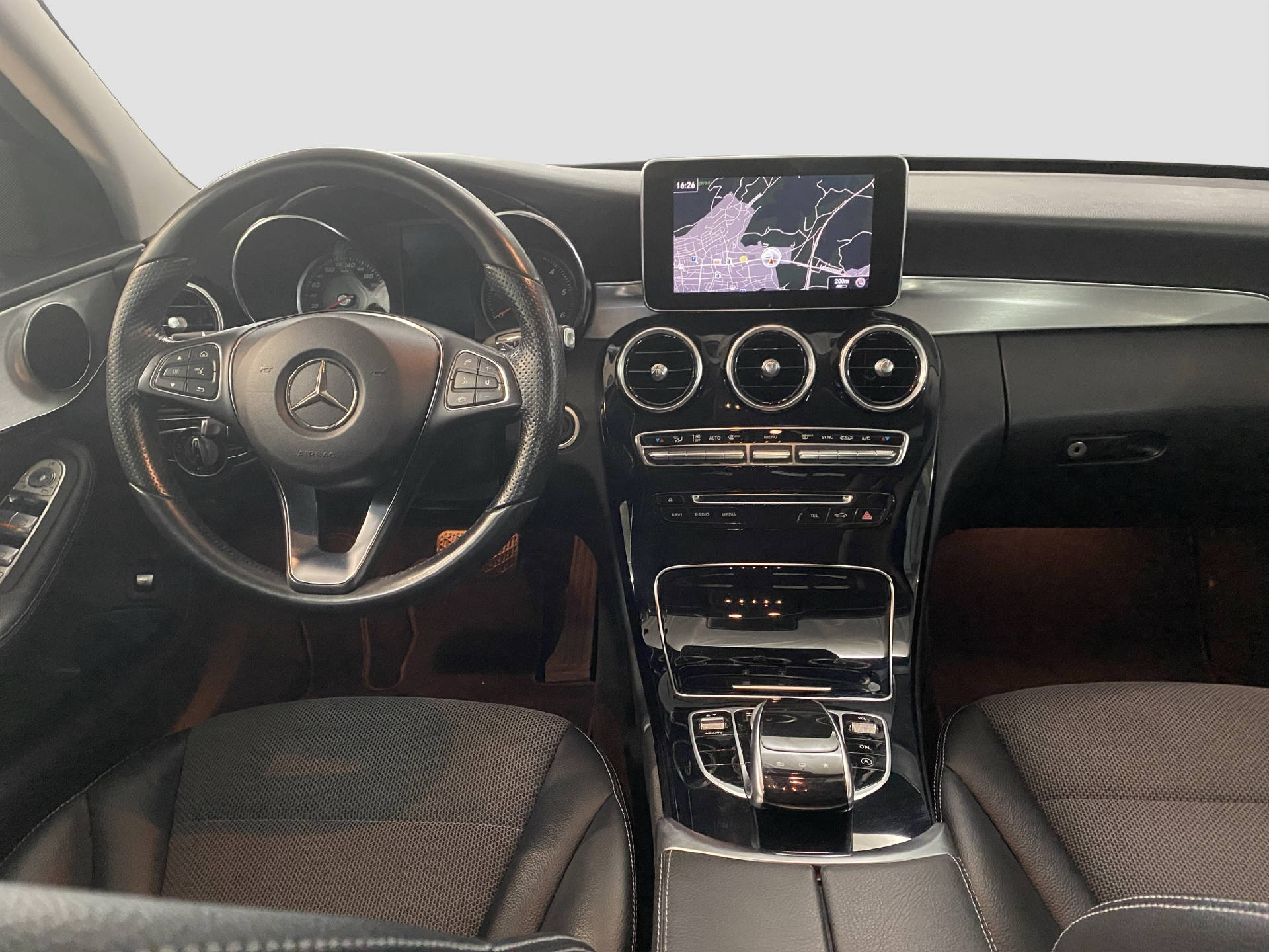 MERCEDES-BENZ C 220 d AMG Line-image-7