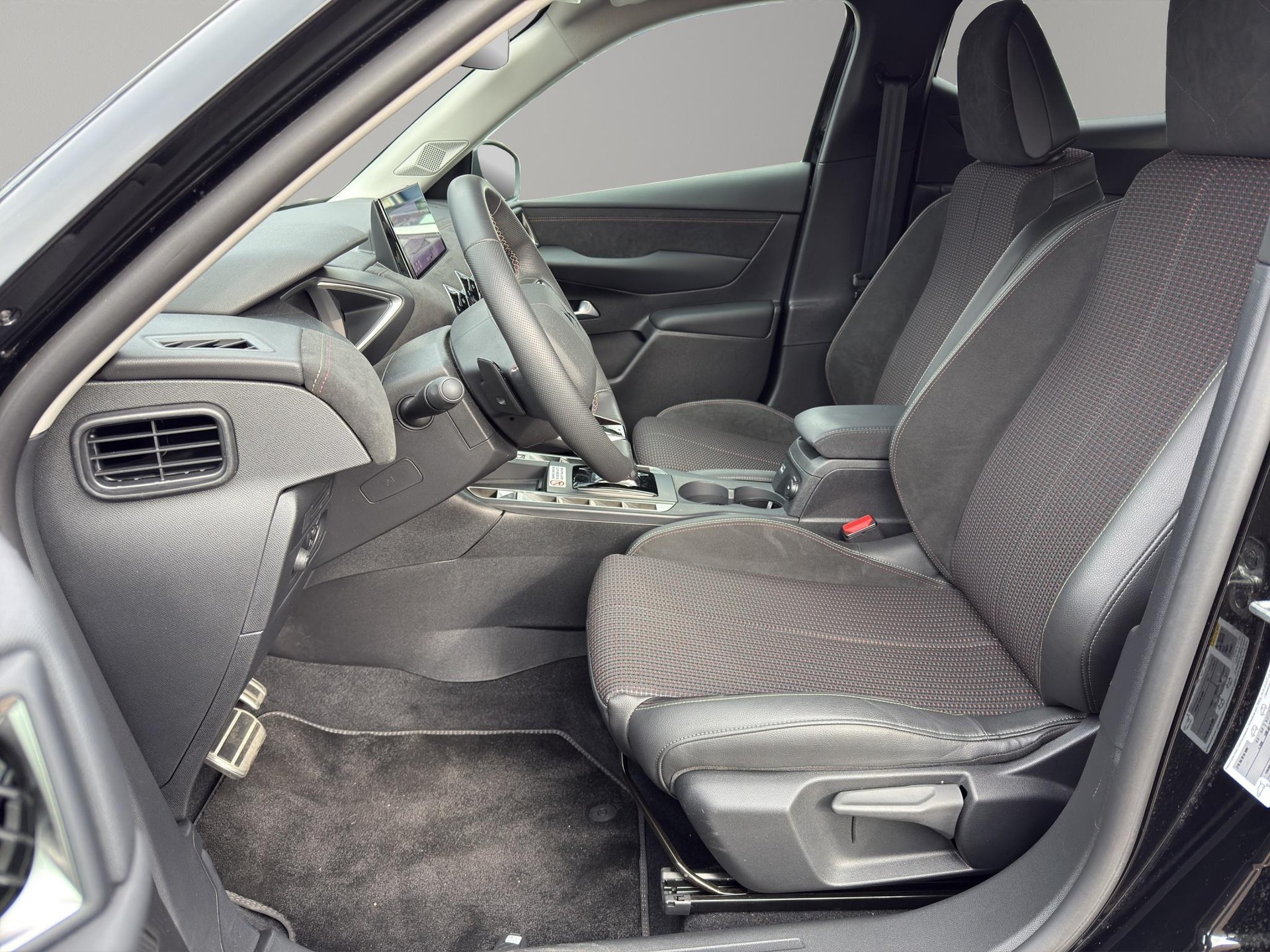 DS AUTOMOBILES 3 1.2 PureTech 130 Ligne Noire-image-1