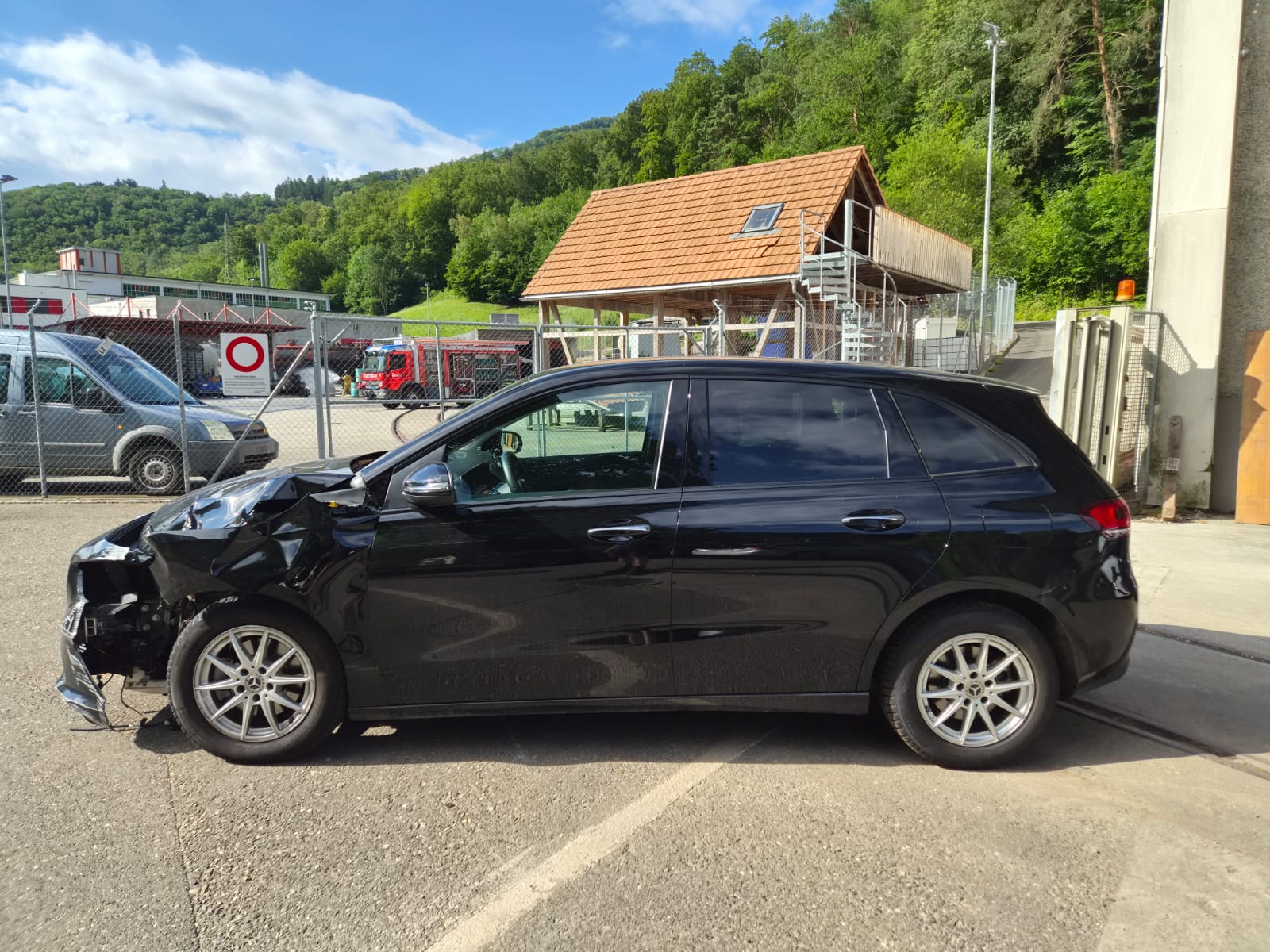 MERCEDES-BENZ B 200 Night Star 7G-DCT-image-2