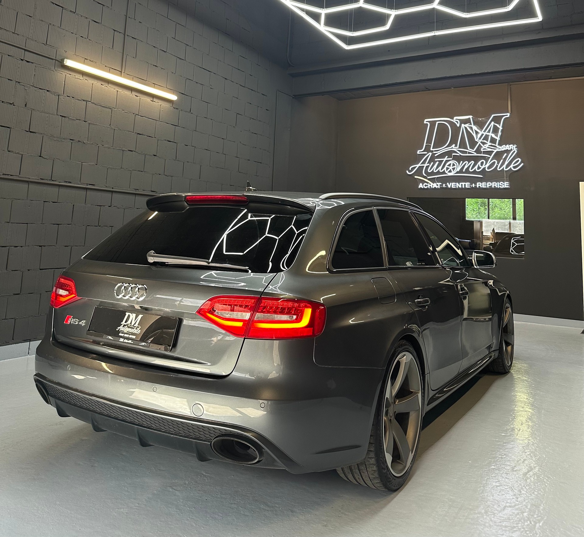 AUDI RS4 Avant 4.2 FSI V8 // CH🇨🇠// Leasing dès 286.- //Sièges baquets-Schalensitze // 1er main-1 Hand // Garantie-image-5