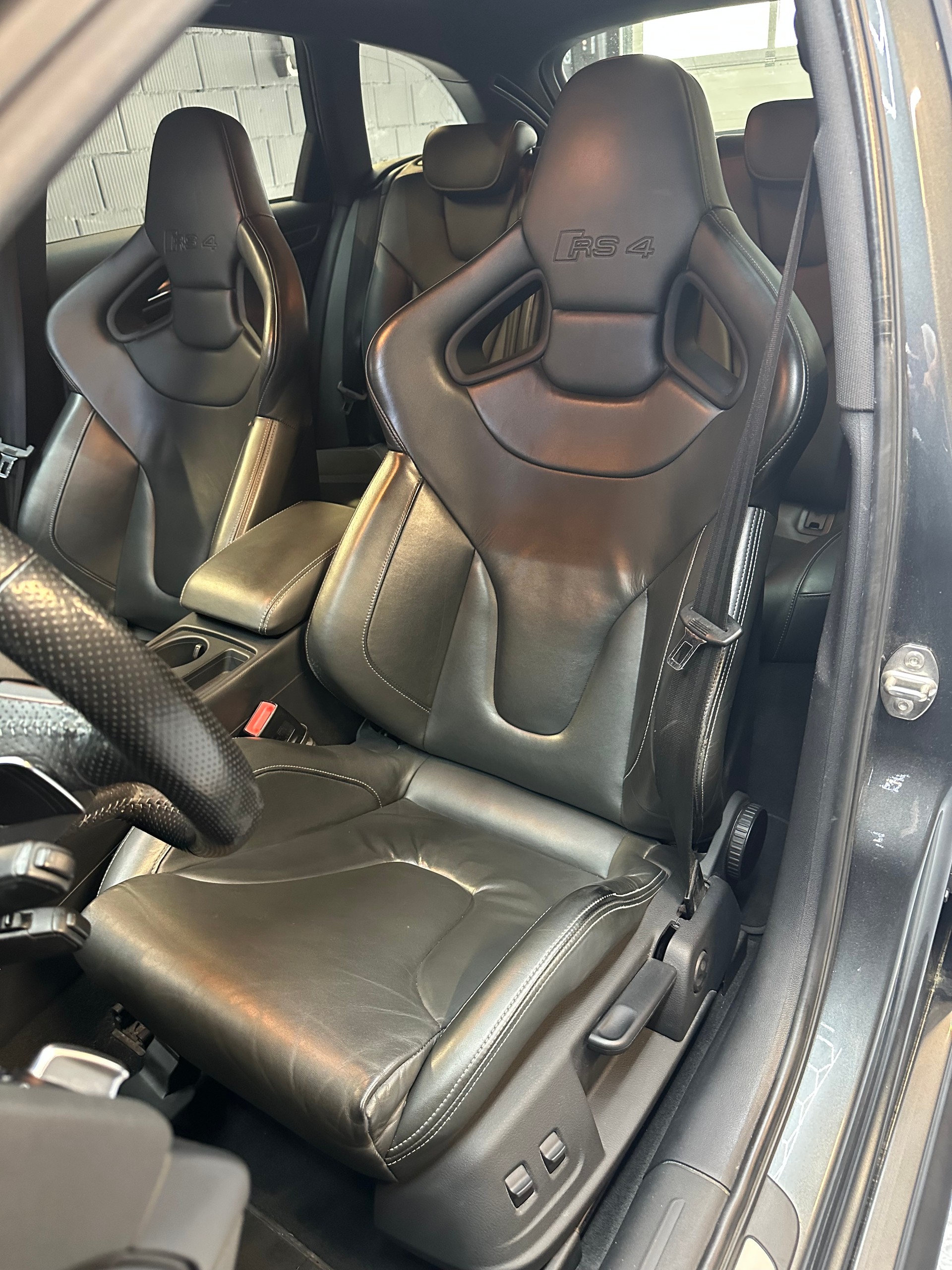 AUDI RS4 Avant 4.2 FSI V8 // CH🇨🇠// Leasing dès 286.- //Sièges baquets-Schalensitze // 1er main-1 Hand // Garantie-image-12