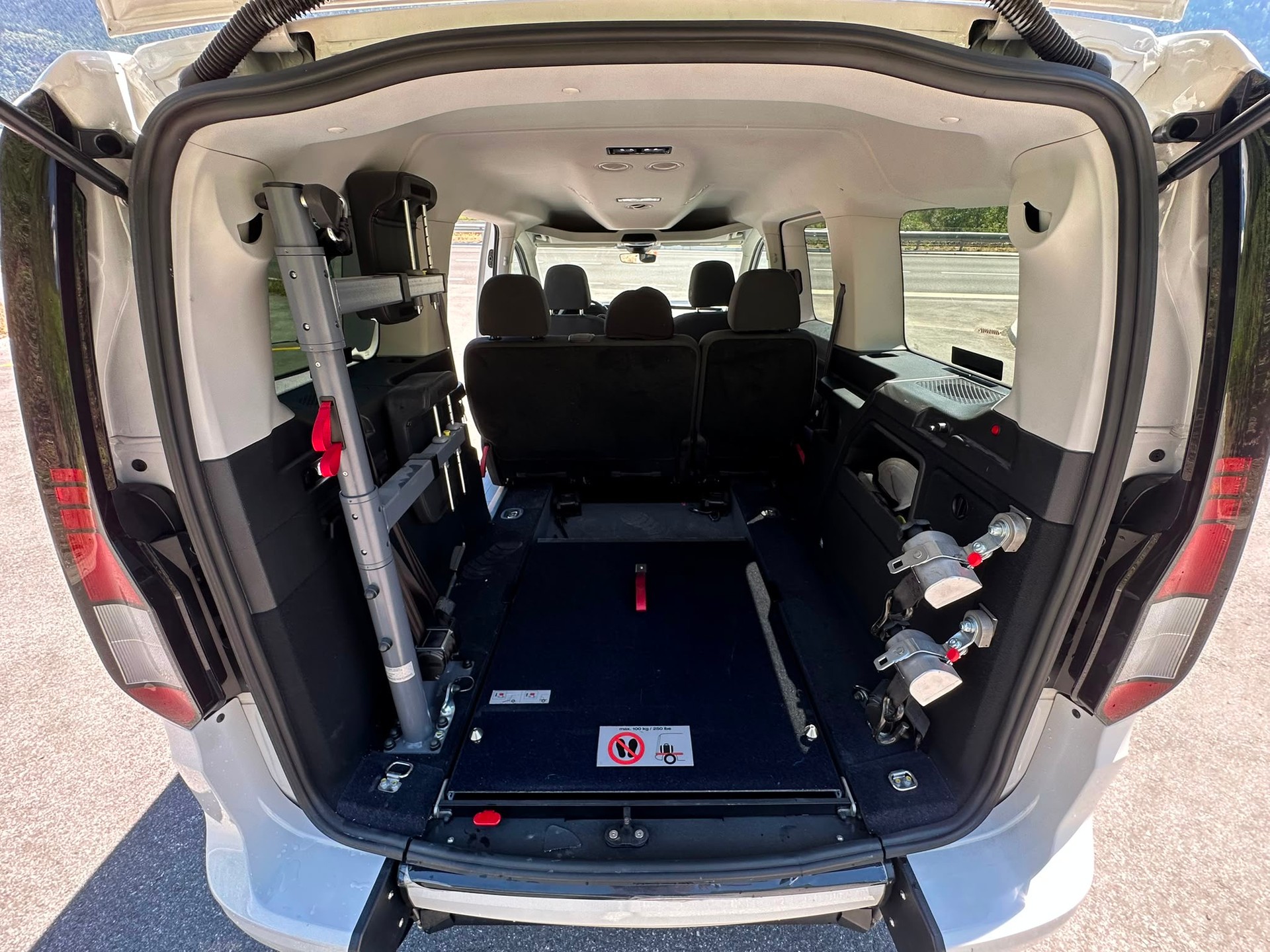 VW Caddy Maxi 1.5 TSI Liberty DSG-image-9