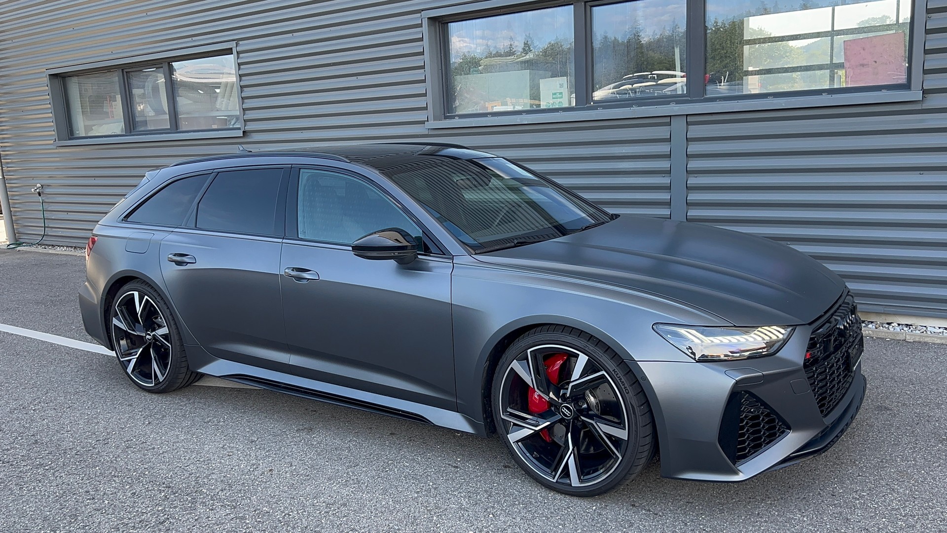 AUDI RS6 Avant 4.0 TFSI V8 quattro-image-3