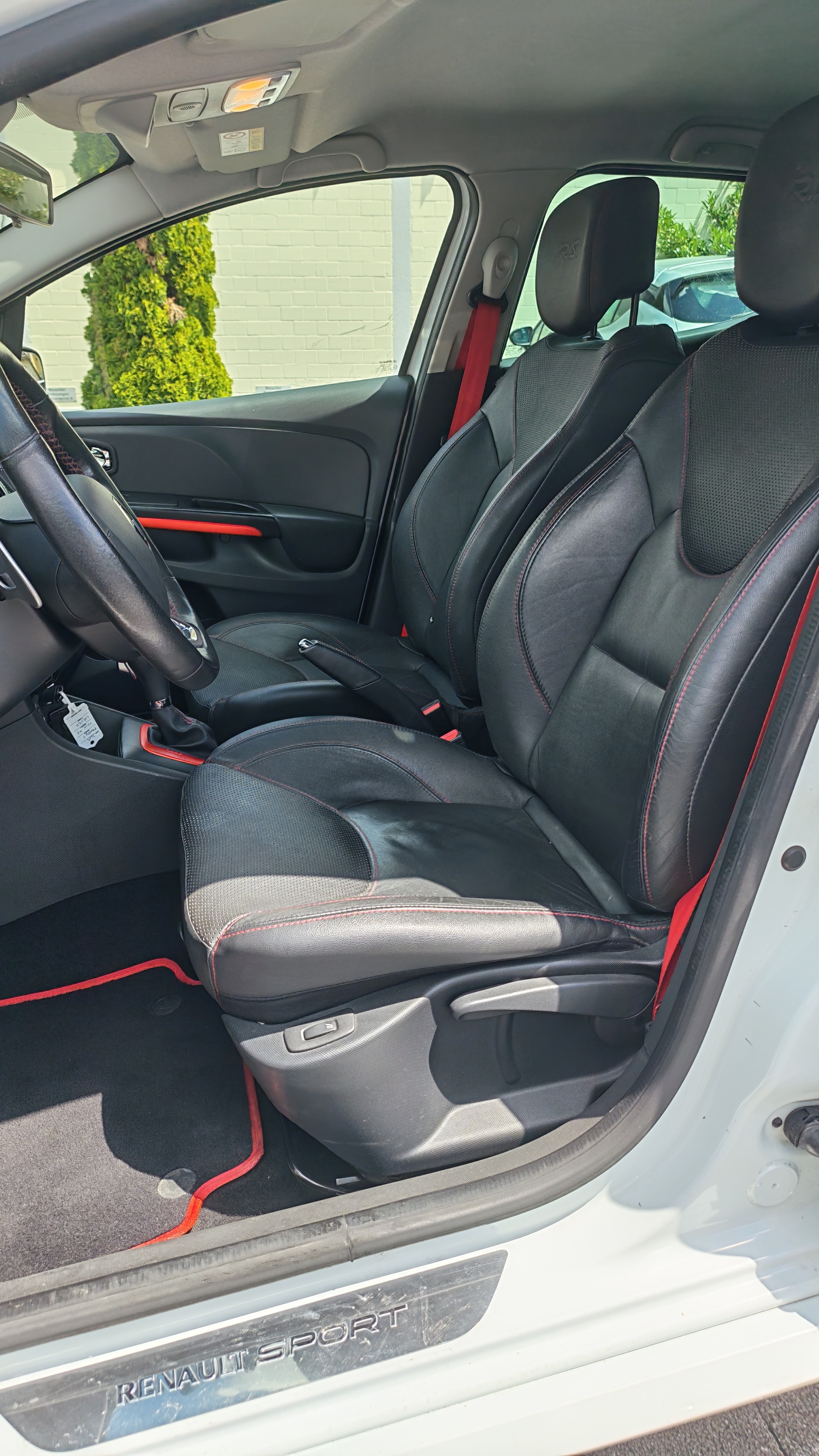 RENAULT Clio 1.6 T RS 200 EDC-image-7