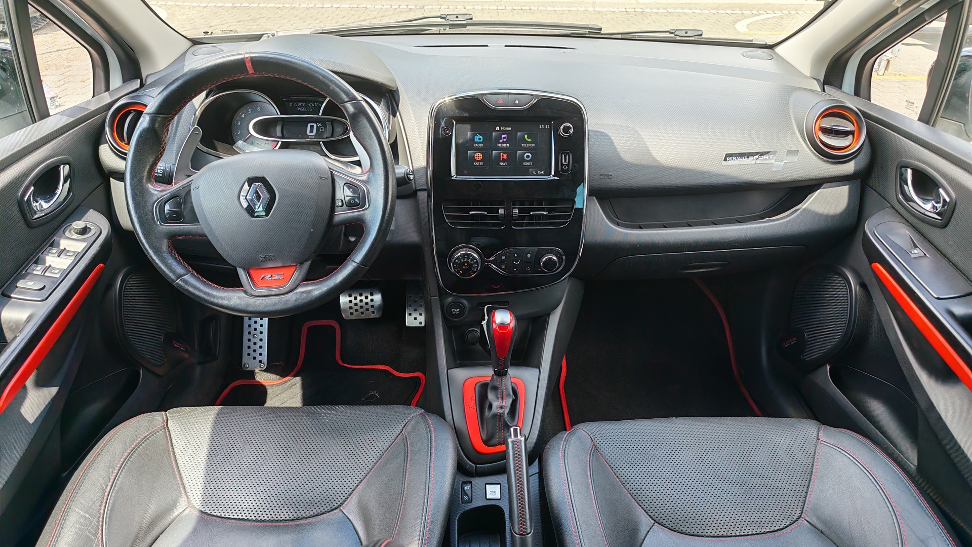 RENAULT Clio 1.6 T RS 200 EDC-image-6