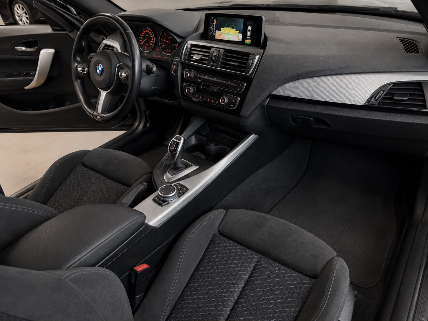 BMW M235i xDrive Steptronic-image-10