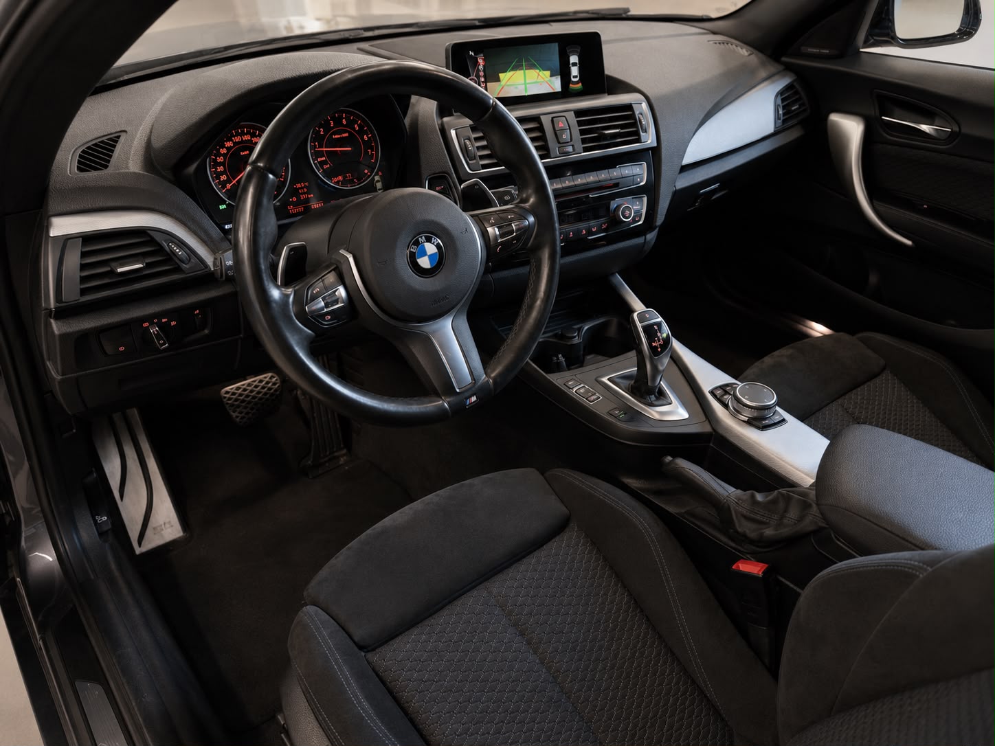 BMW M235i xDrive Steptronic-image-11