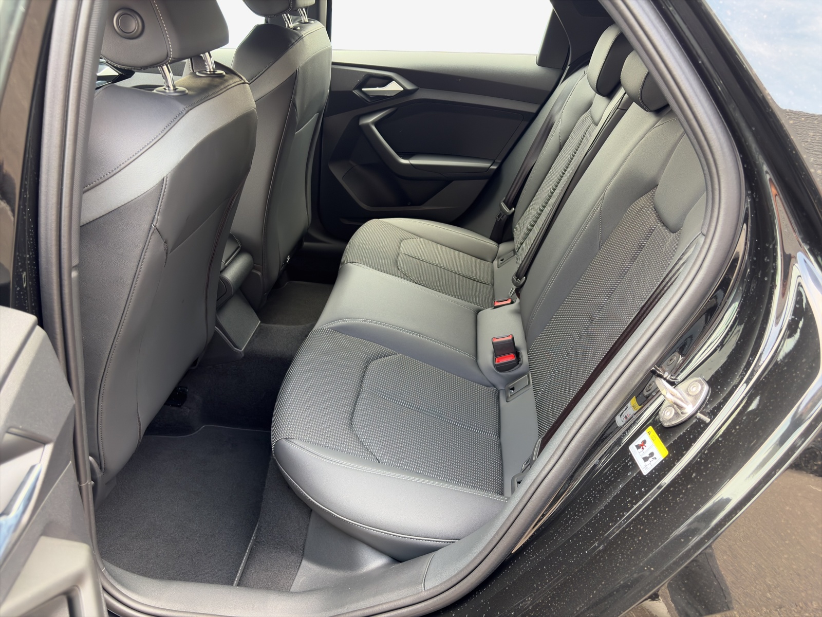 AUDI A1 Sportback 30 TFSI Attraction S-tronic-image-11
