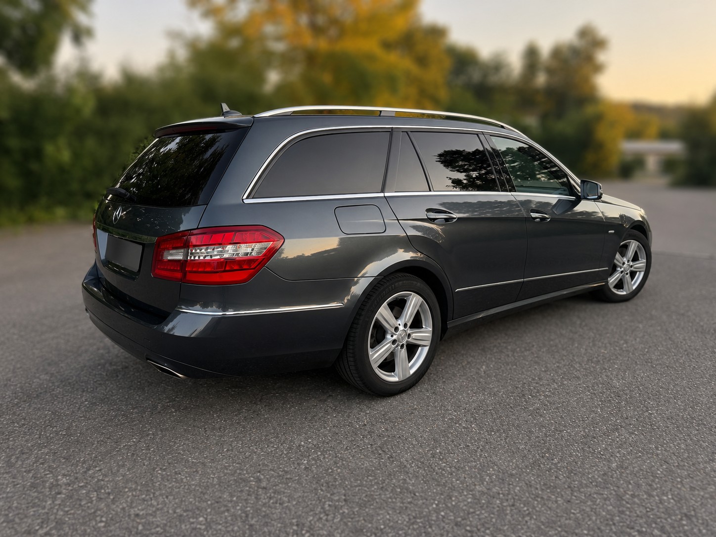 MERCEDES-BENZ E 350 V6 BlueEF Avantg. 4matic-image-2