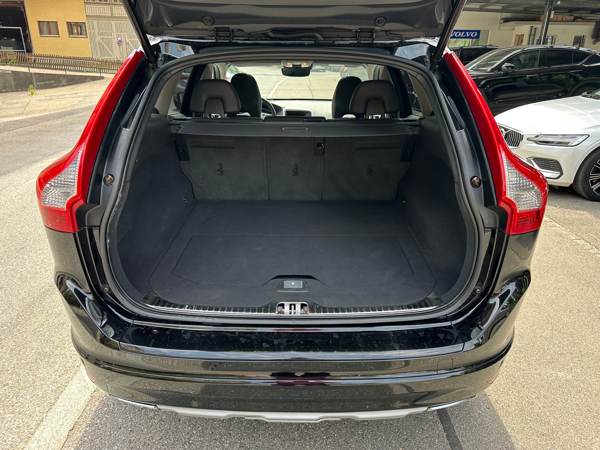 VOLVO XC60 T6 AWD Summum Geartronic-image-14