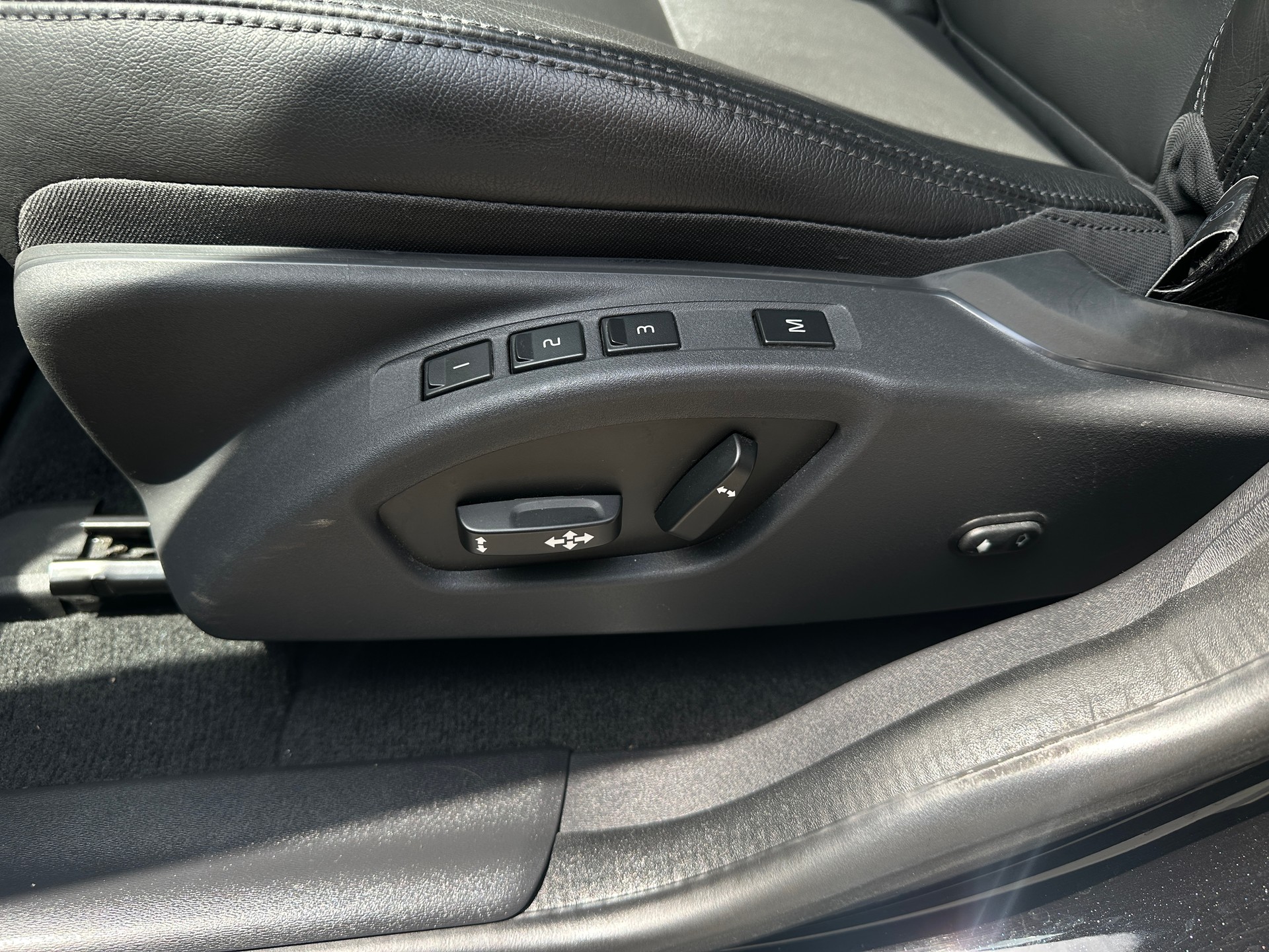 VOLVO XC60 T6 AWD Summum Geartronic-image-18