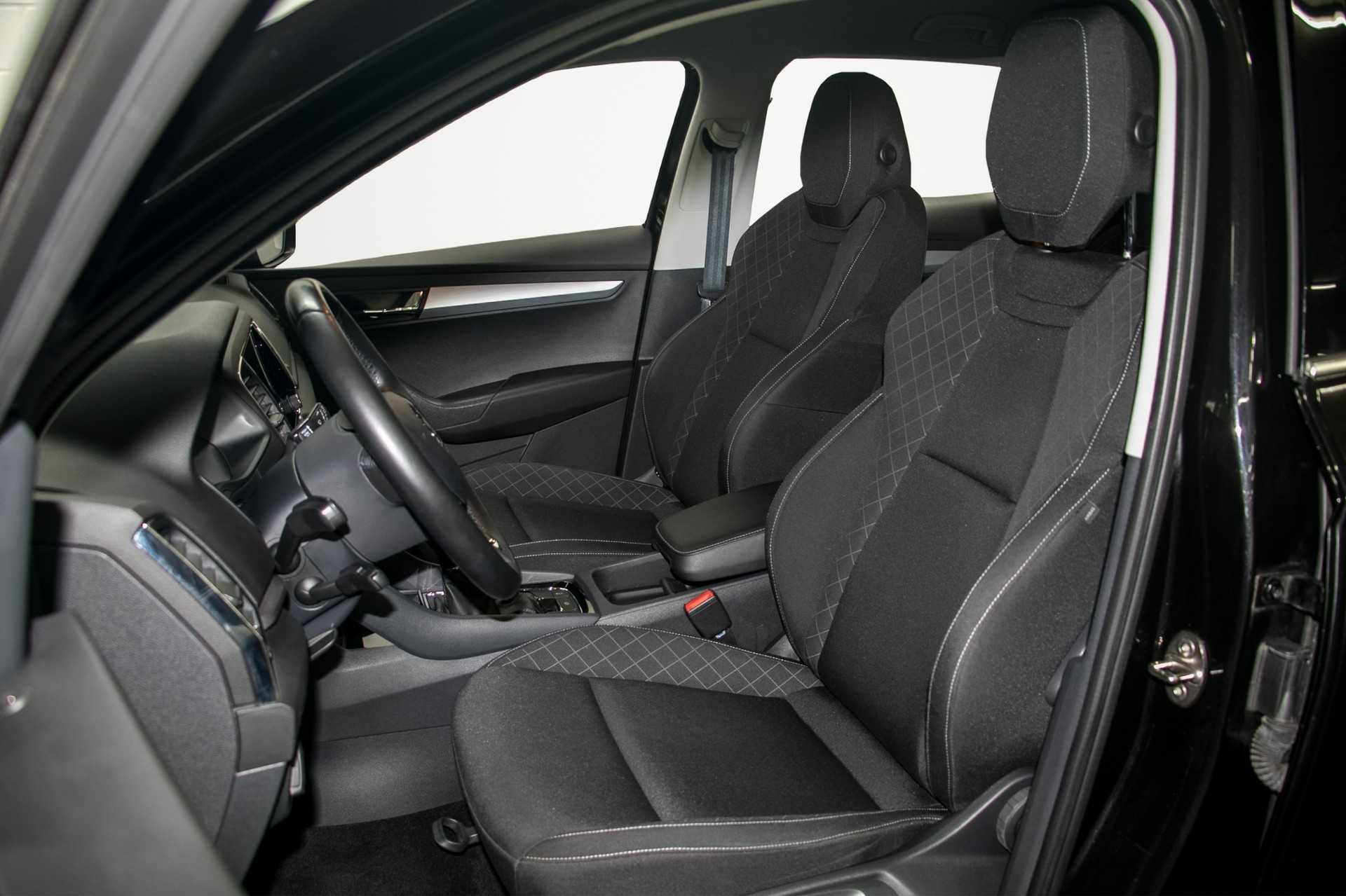 SKODA Karoq 2.0 TDI CR Ambition 4x4-image-8