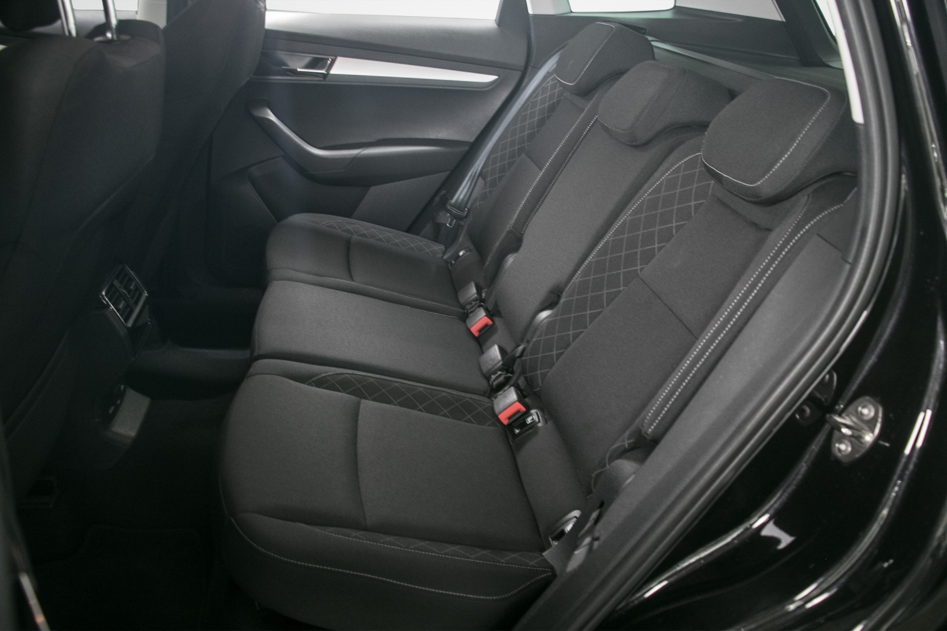 SKODA Karoq 2.0 TDI CR Ambition 4x4-image-9